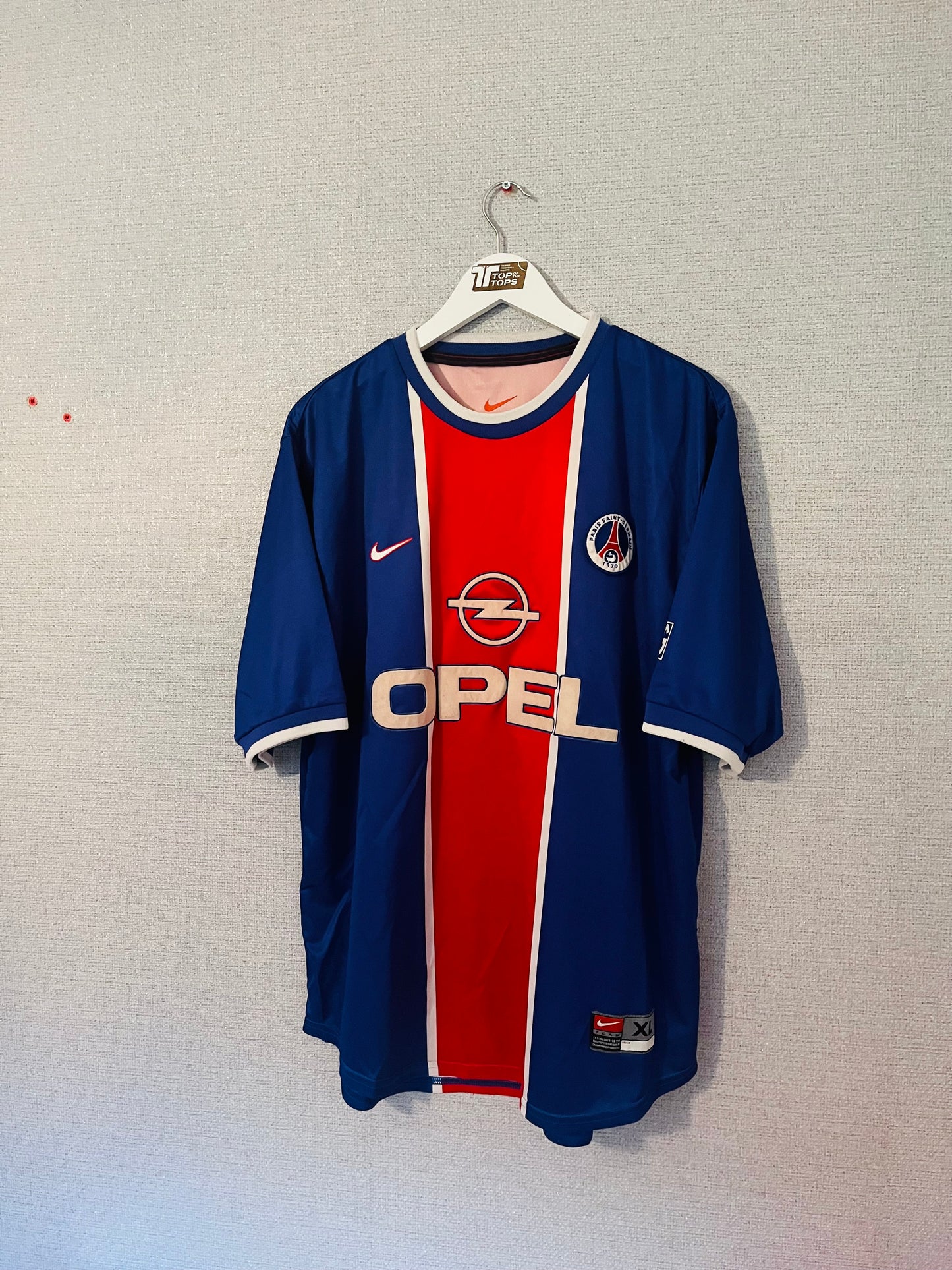 PSG home football shirt
1999/2000 Okocha XL