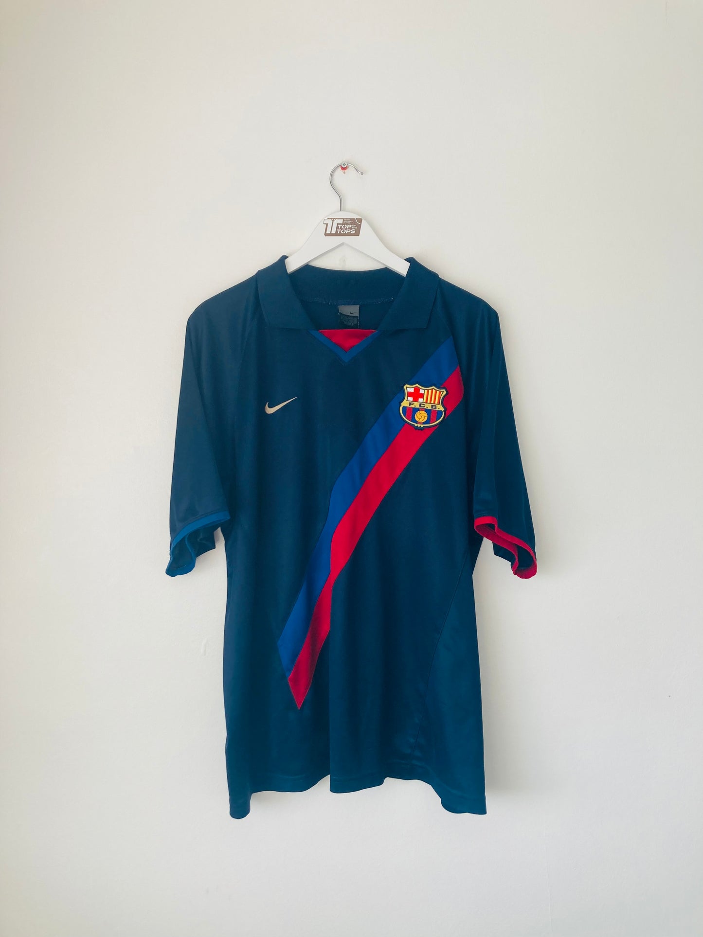 Barcelona away football shirt
2003/04 Ronaldinho 10 XL