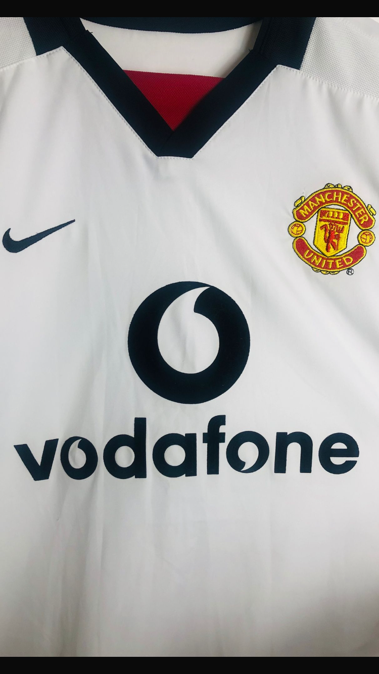 Manchester United away football shirt 2002/03 Beckham