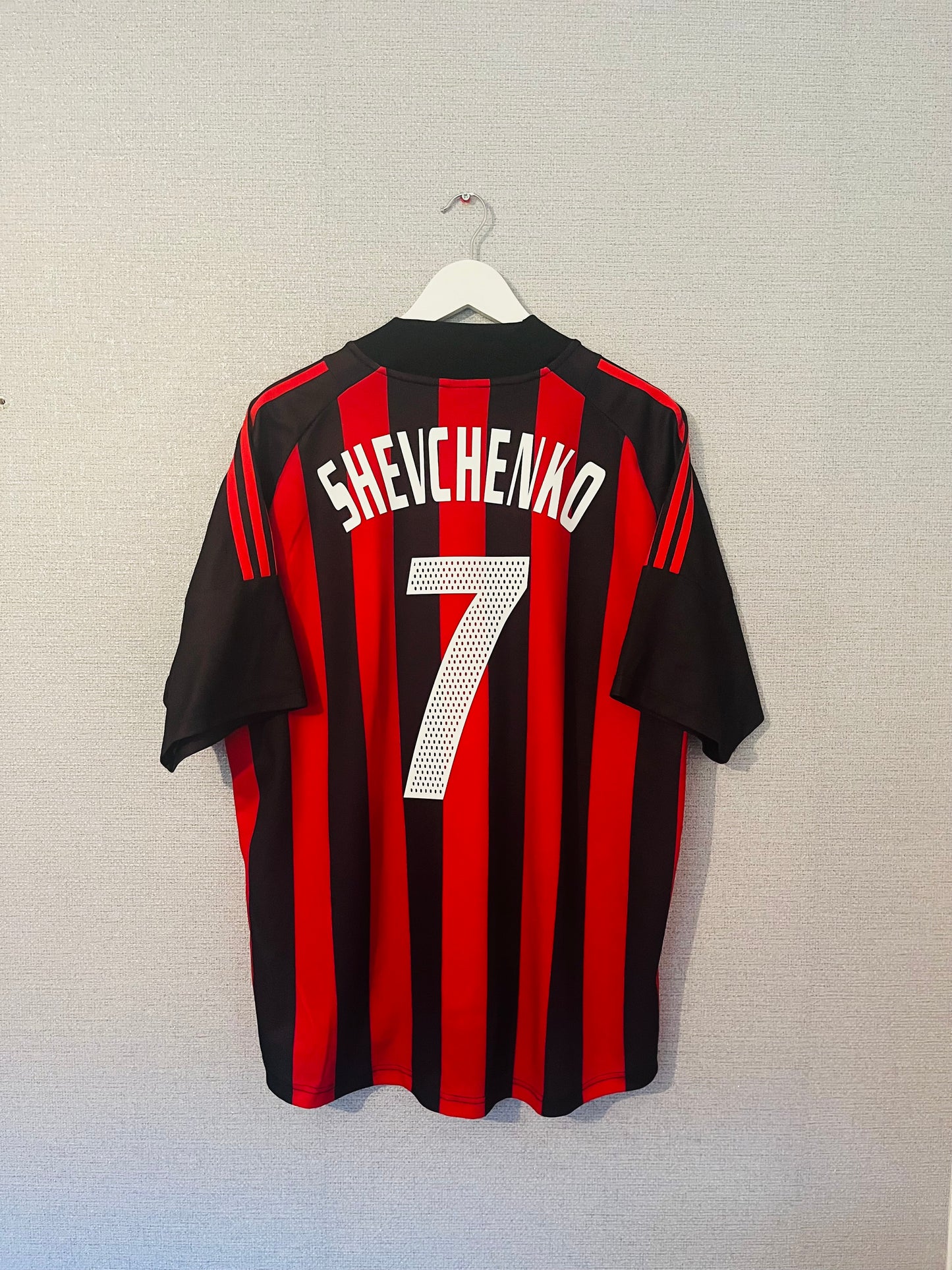 AC Milan home football shirt
2002/03 Shevchenko XL