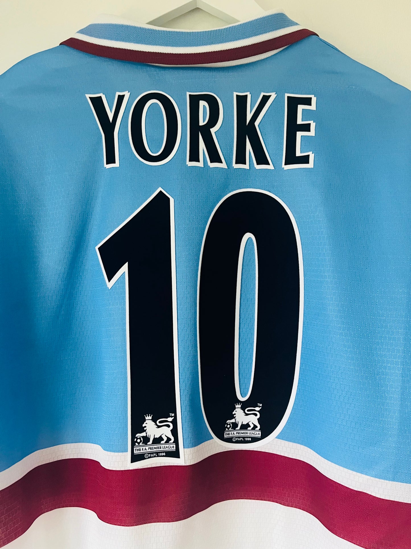 Aston Villa away football shirt 1997/98 Yorke Medium