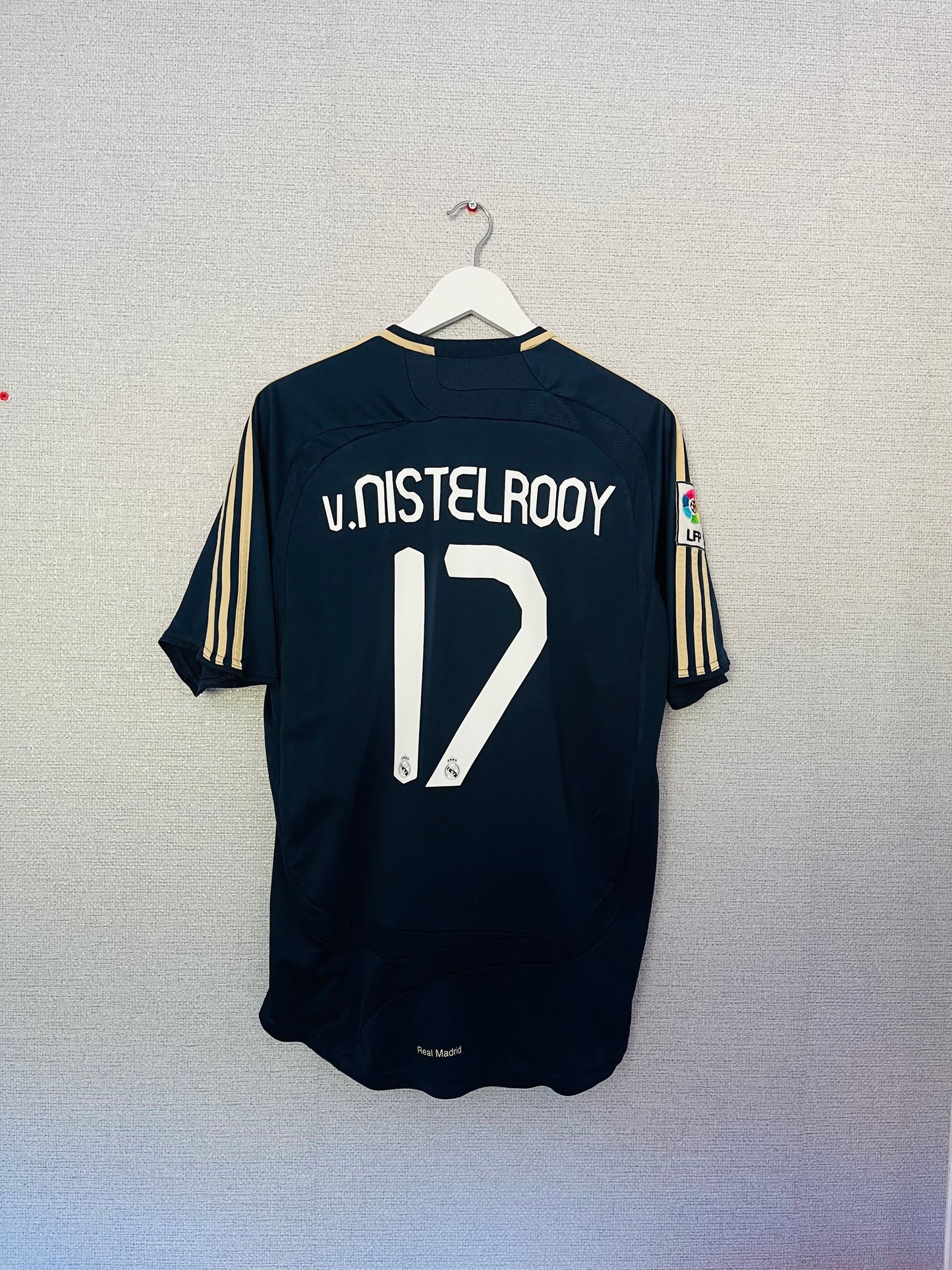 Real Madrid away football shirt
2007/08 Van Nistelrooy Medium