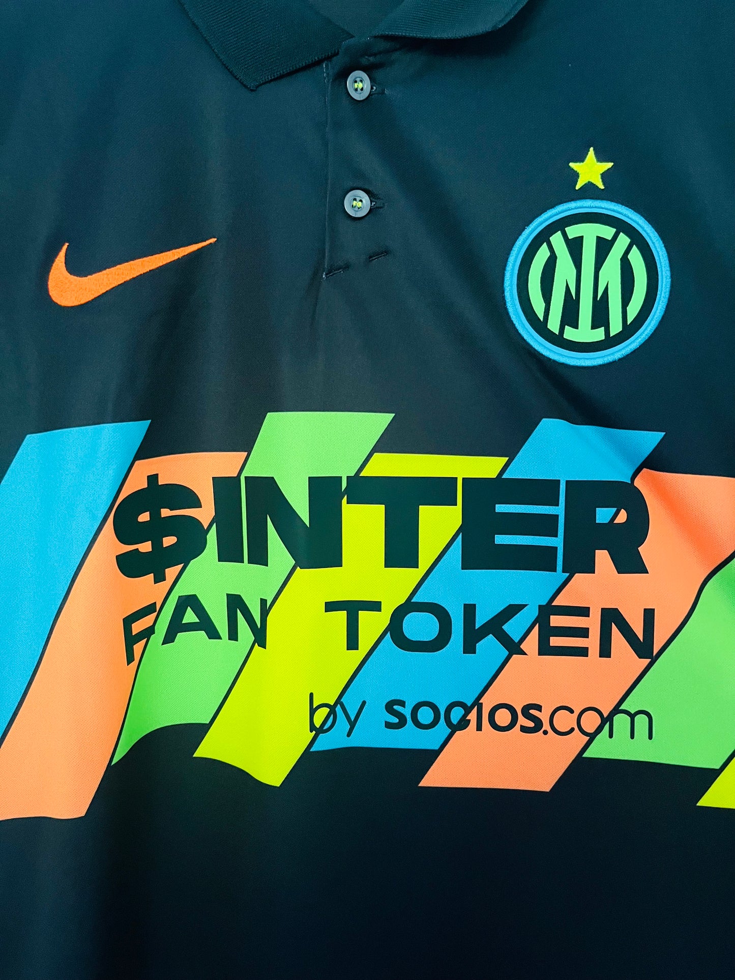 Inter Milan third football shirt
2021/22 Lautaro Martinez Medium