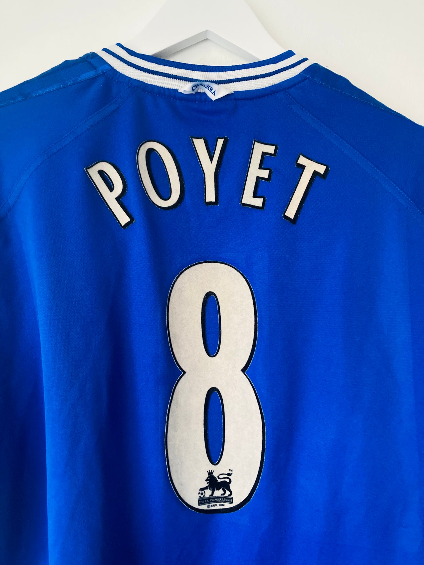 Chelsea home football shirt
1999/2000 Poyet XL