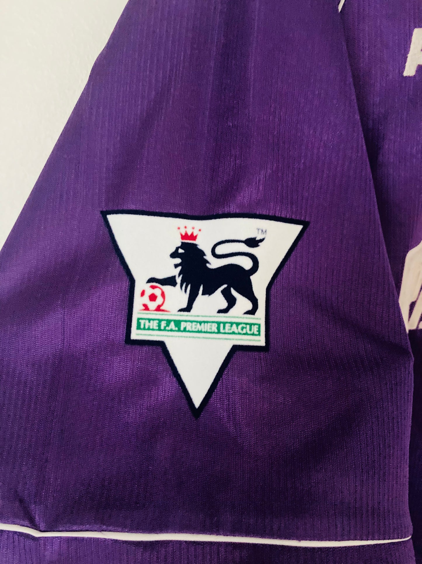 Tottenham Hotspur away football shirt
1998/99 Ginola Large