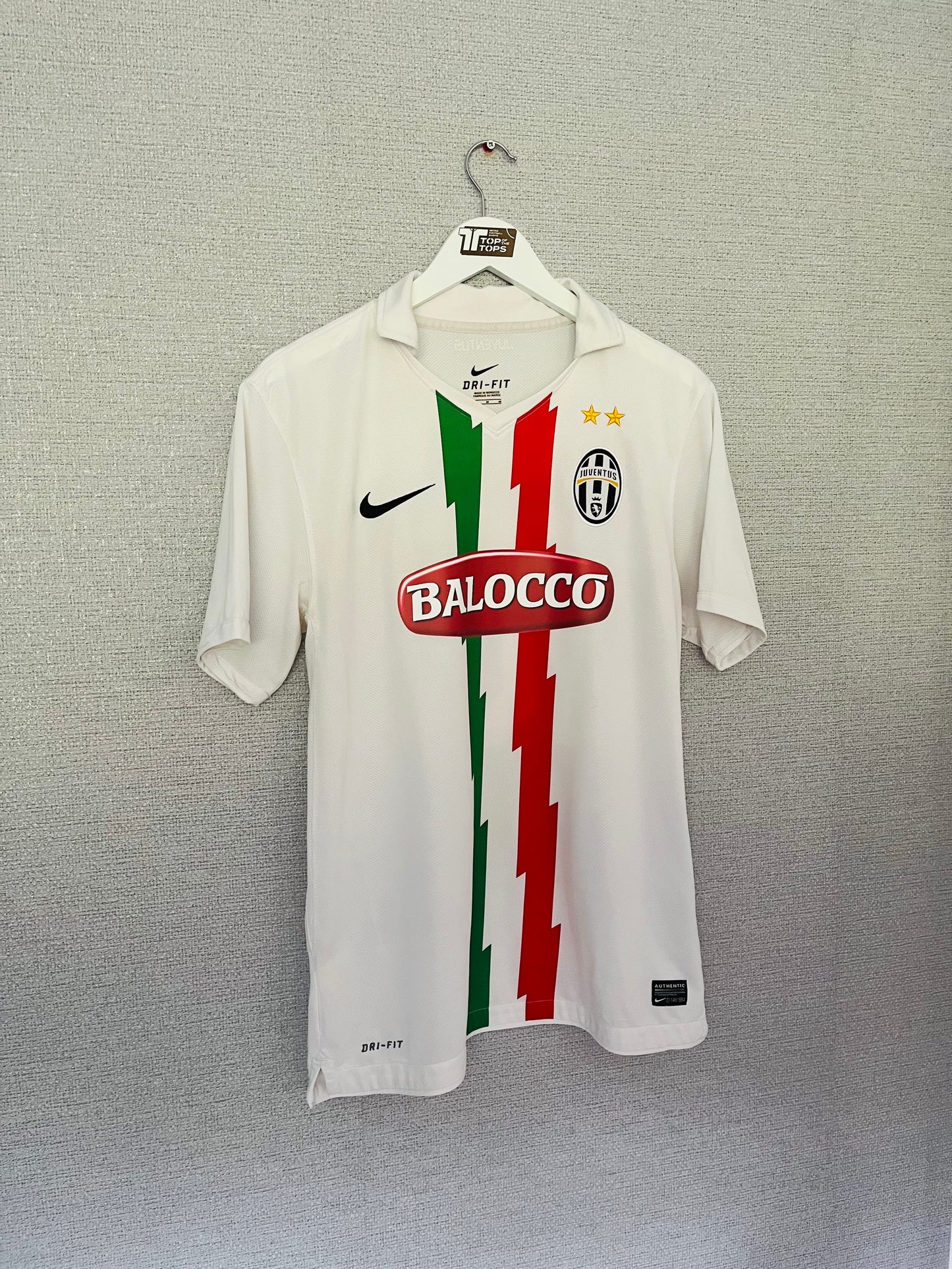 Juventus away football shirt
2010/12 Del Piero Medium