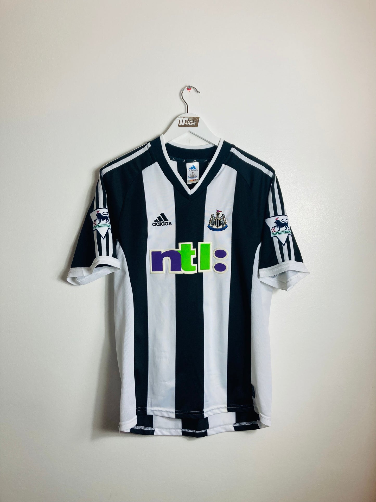 Newcastle United home football shirt 2001/03 Shearer medium