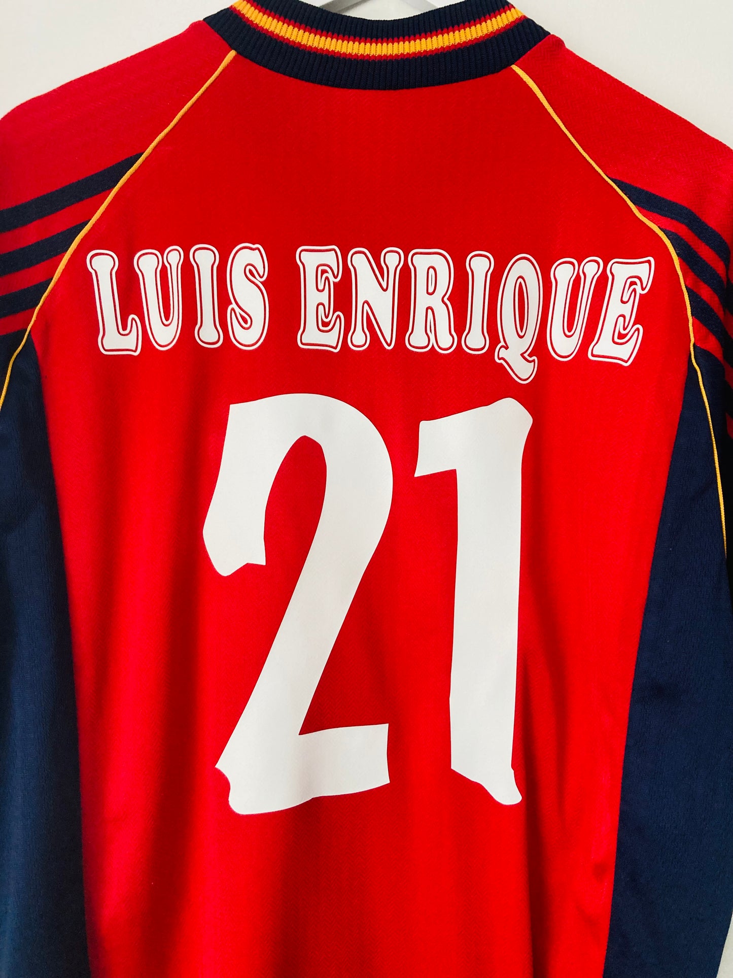 Spain home football shirt
W/C1998 Luiz Enrique Large