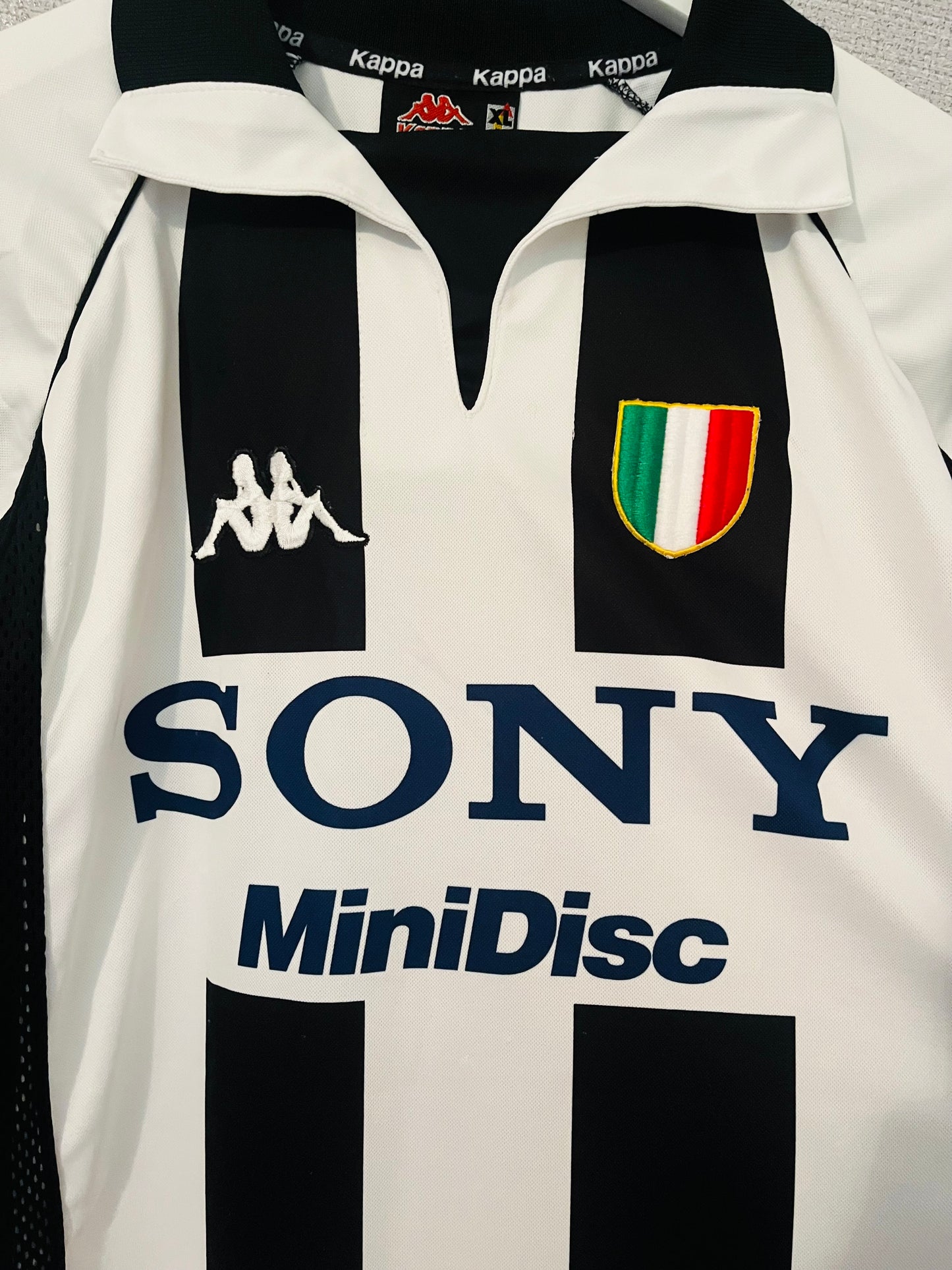 Juventus home football shirt
1997/98 Zidane XL
