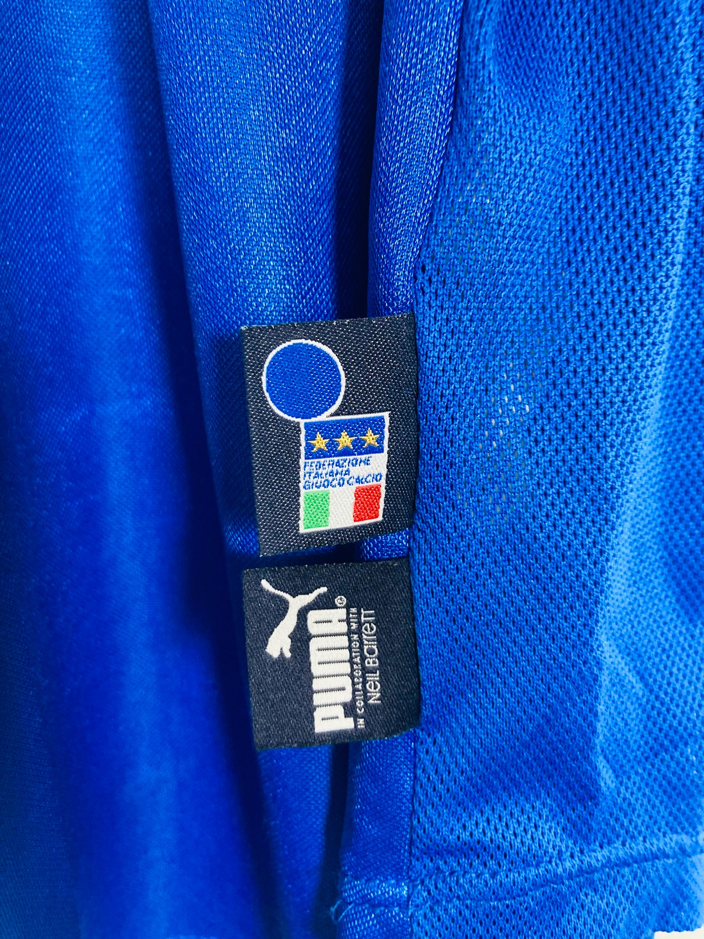 Italy home football shirt
Euro 2004 Del Piero XXL