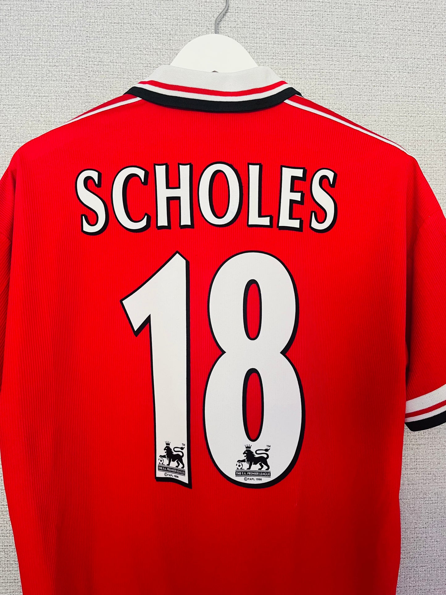 Manchester United home football shirt 1999/2000 Scholes Large