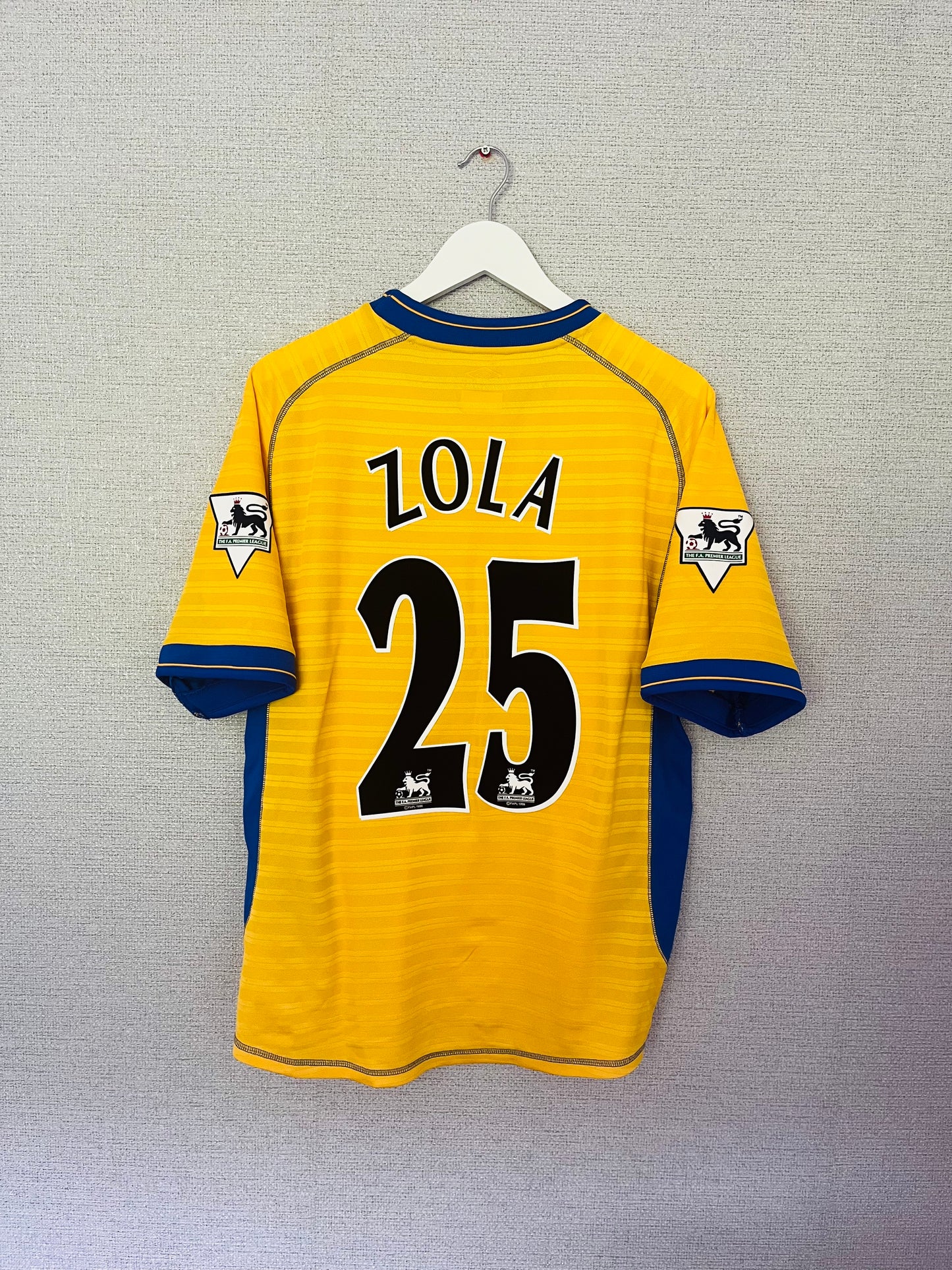 Chelsea away football shirt 2000/02 Zola Large