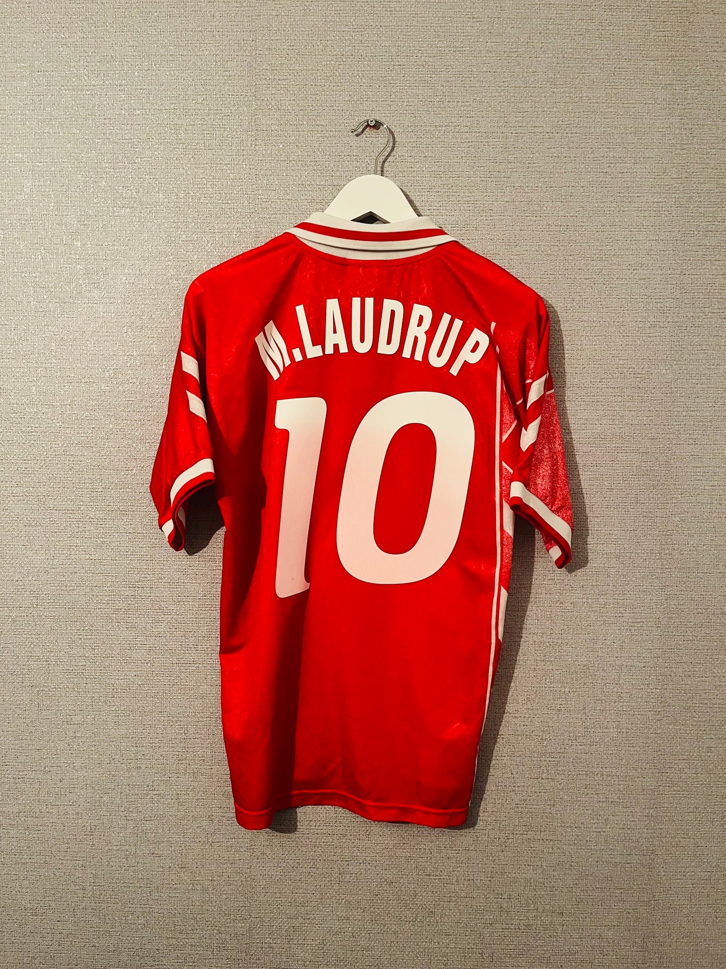 Denmark home football shirt 1995/96 Michael Laudrup Medium
