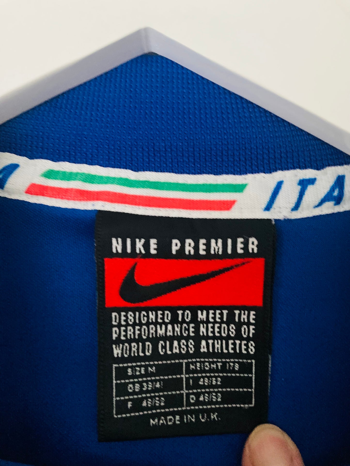 Italy home football shirt
Euro 1996 Zola medium