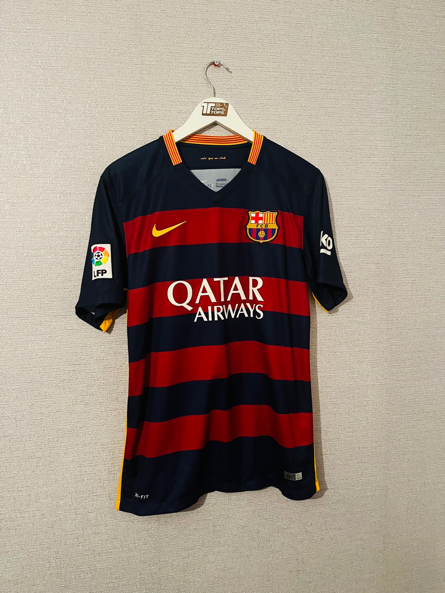 Barcelona home football shirt 2015/16 Messi Medium
