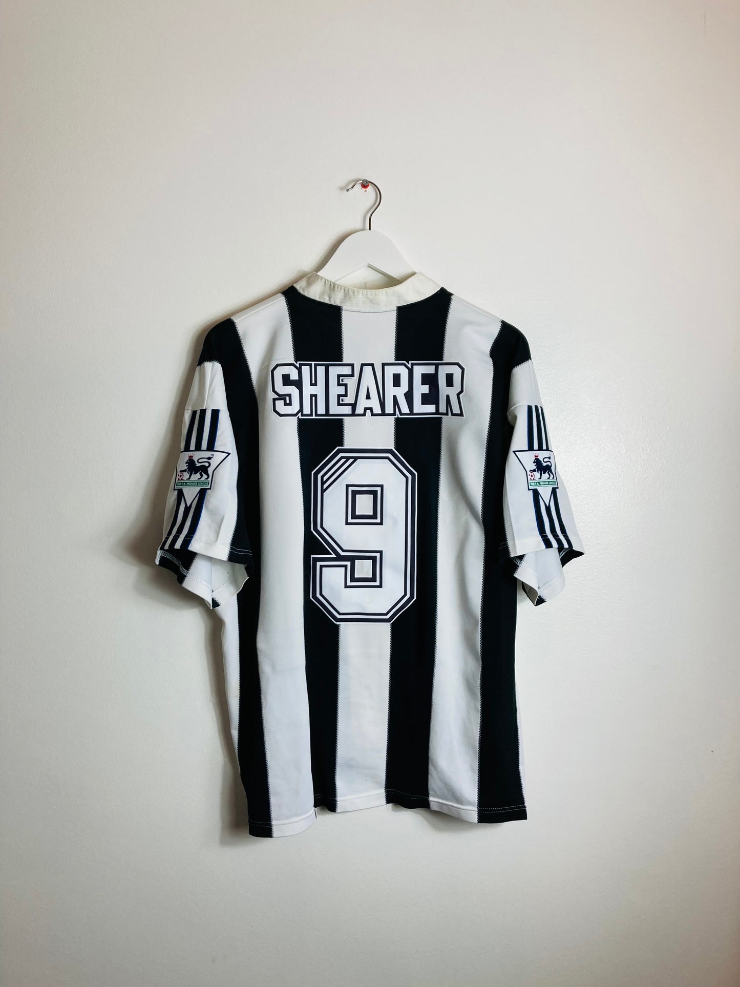 Newcastle United home football shirt 1995/97 Shearer XL