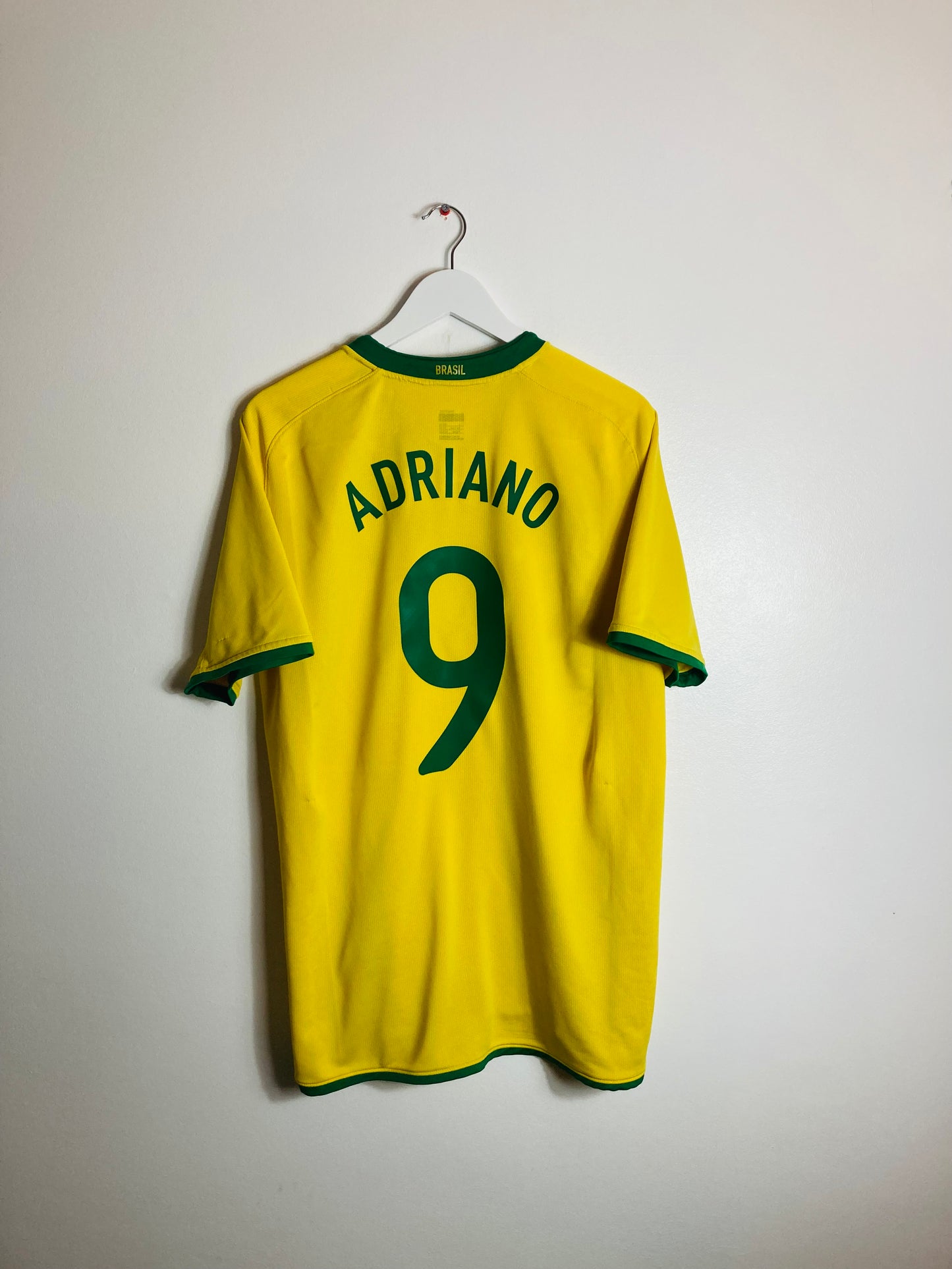 Brazil home football shirt
2008/10 Adriano Large
