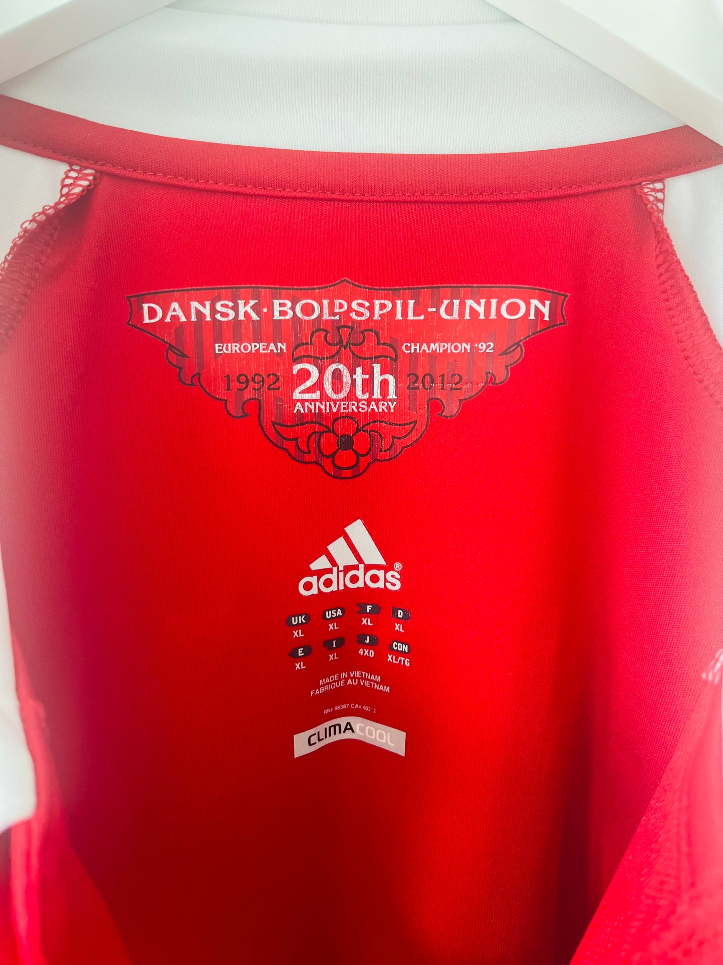 Denmark home football shirt
Euro 2012 Bendtner XL