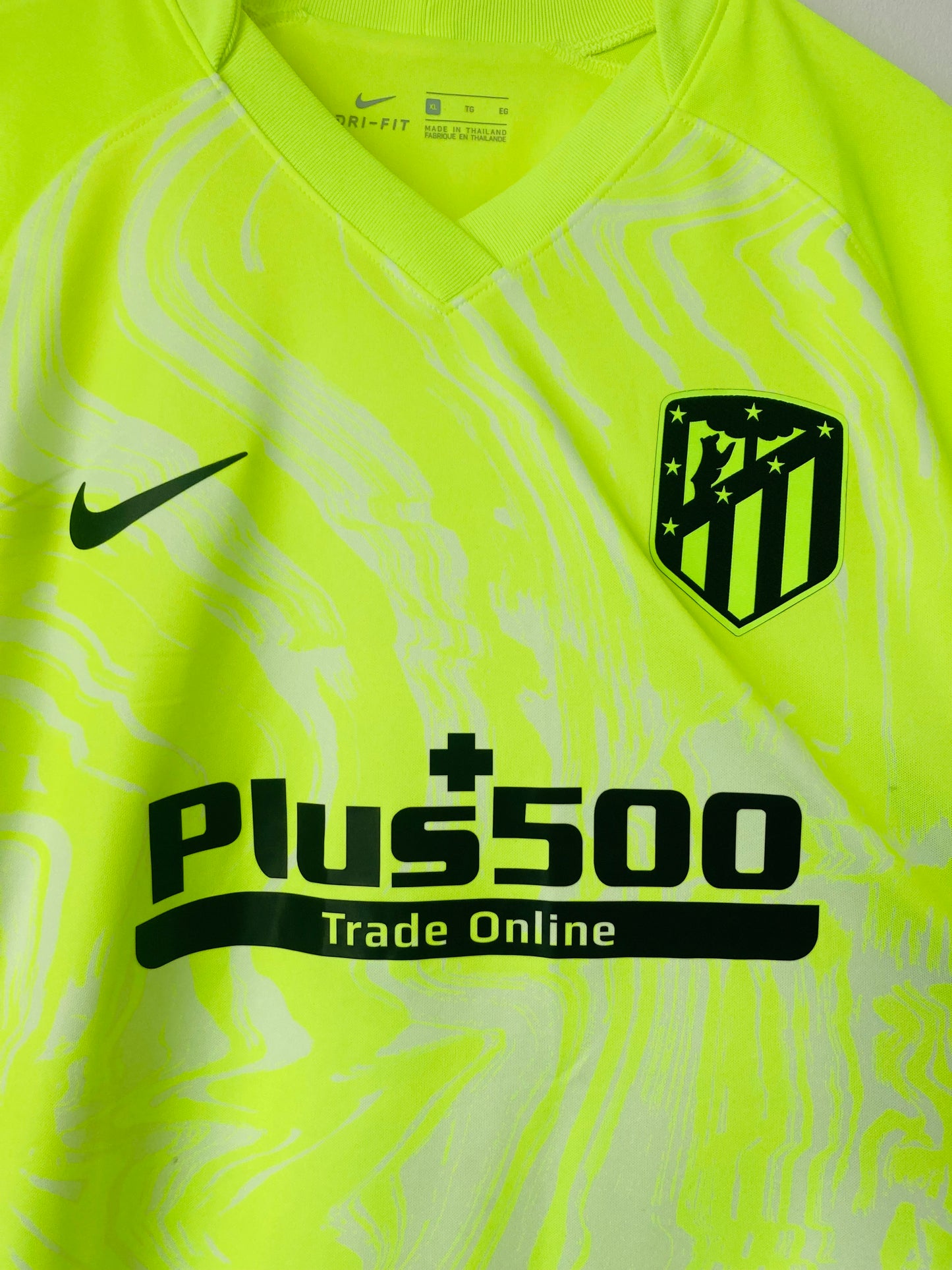 Atletico Madrid third football shirt
2020/21 Suarez XL