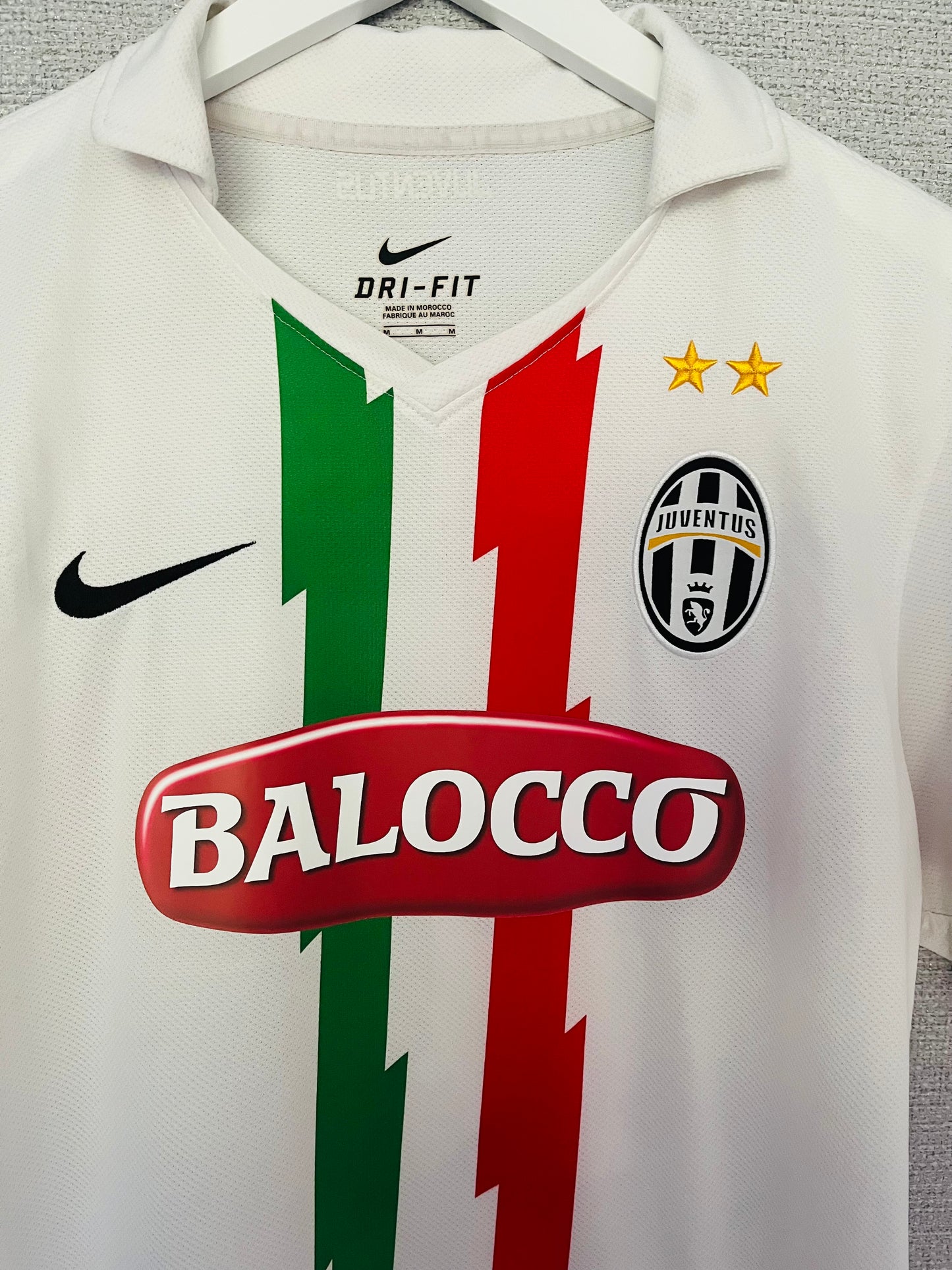 Juventus away football shirt
2010/12 Del Piero Medium