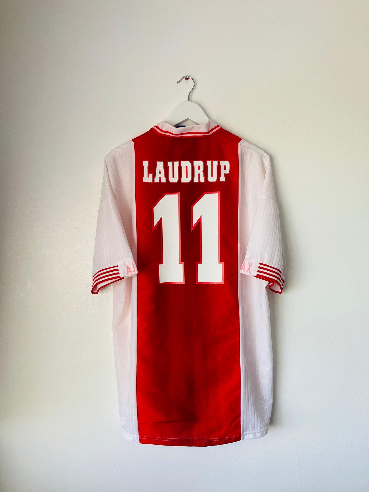 Ajax home football shirt
1997/98 M.Laudrup XL