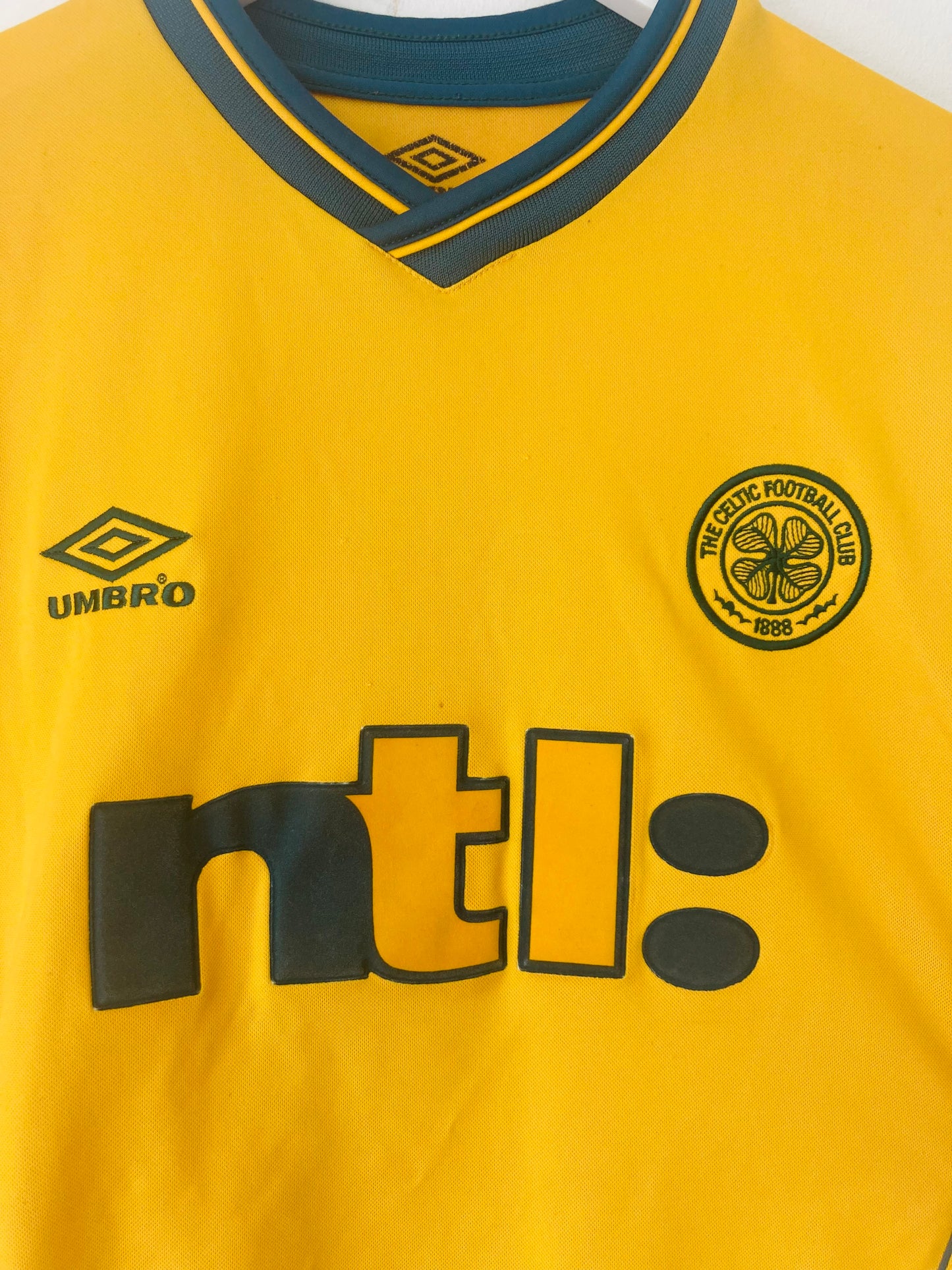 Glasgow Celtic away football shirt 2000/01 Moravcik XL