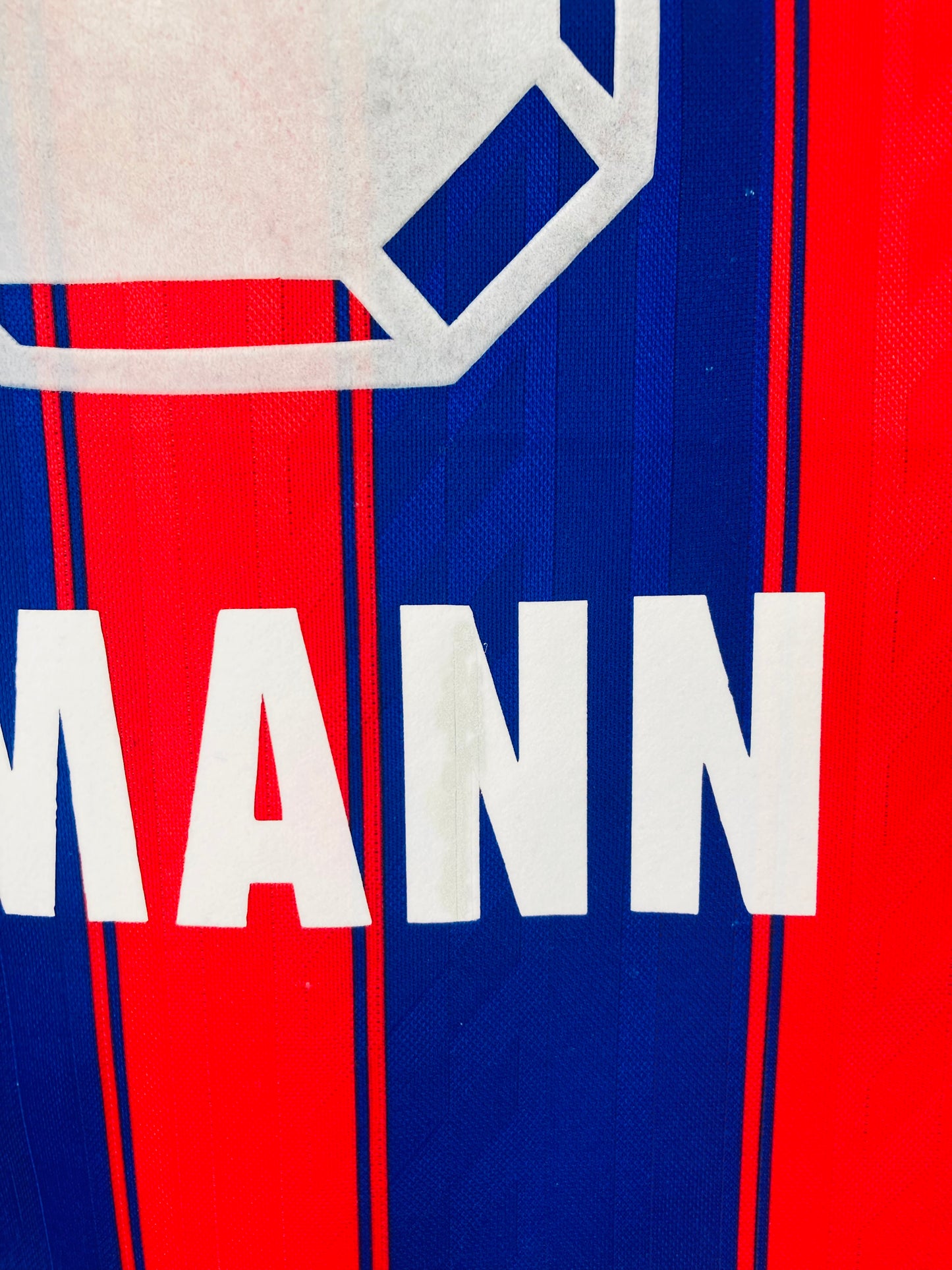 Bayern Munich home football shirt
1995/97 Klinsmann small