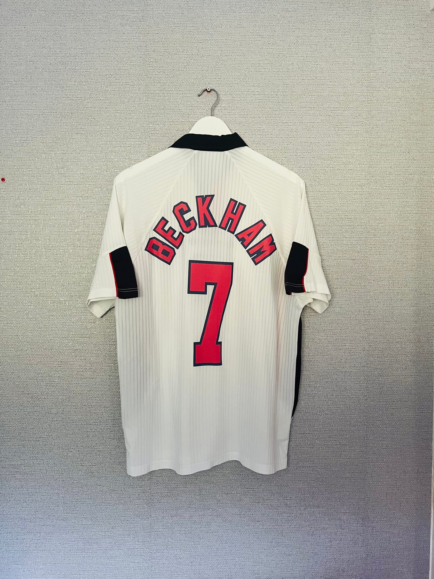 England home football shirt        W/C 1998 Beckham Large