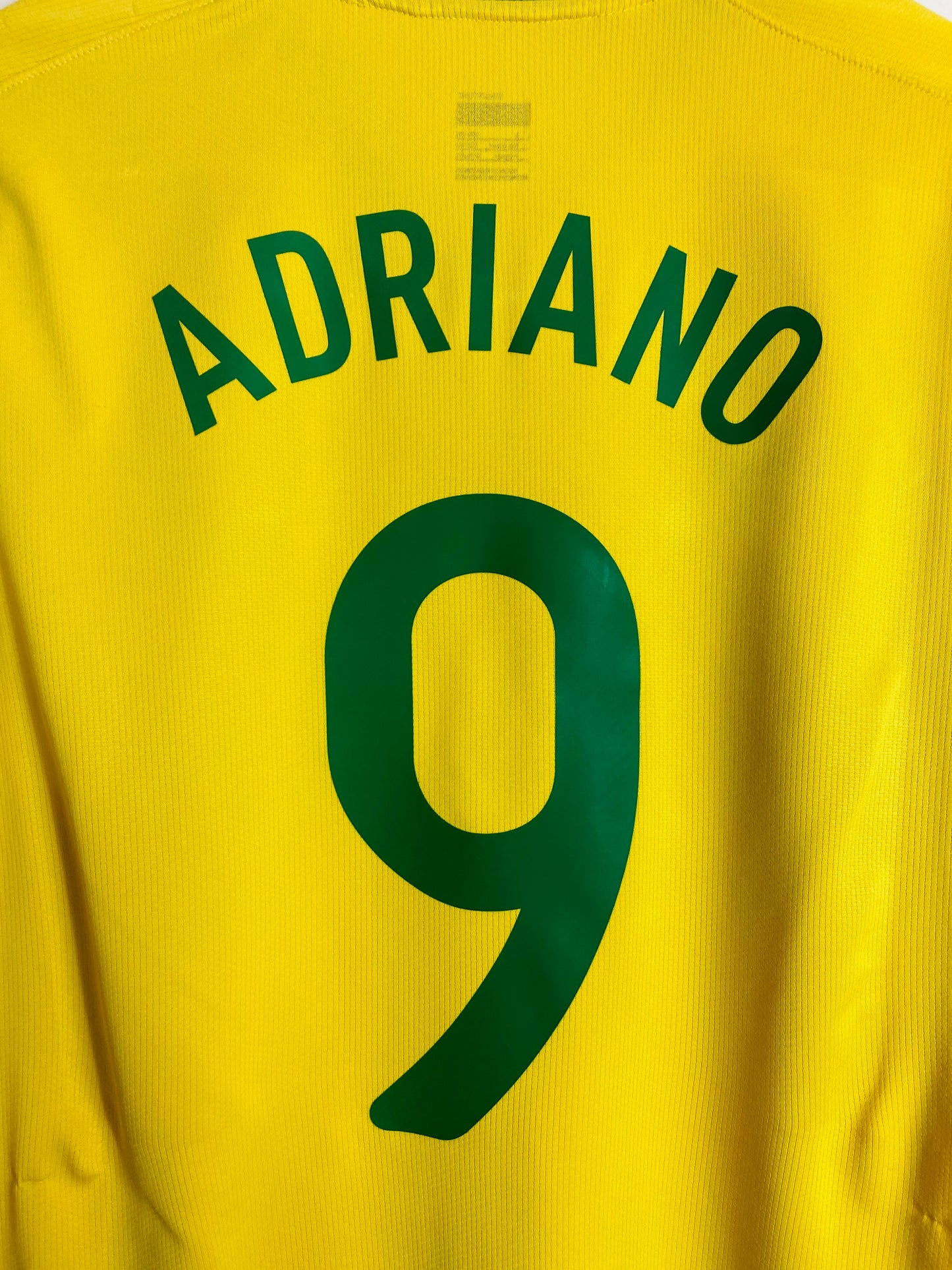 Brazil home football shirt
2008/10 Adriano Large