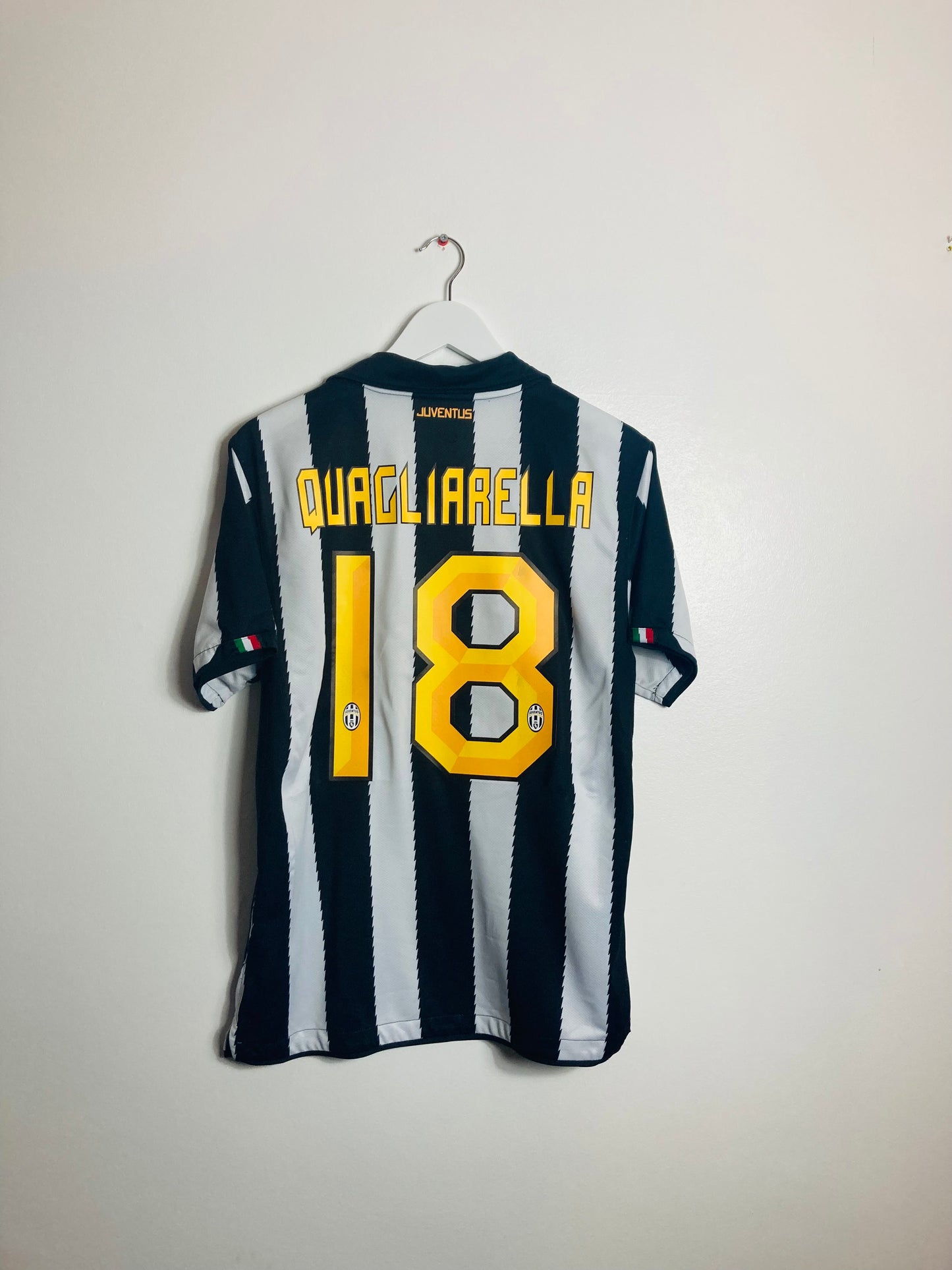 Juventus home football shirt
2010/11 Quagliarella Medium