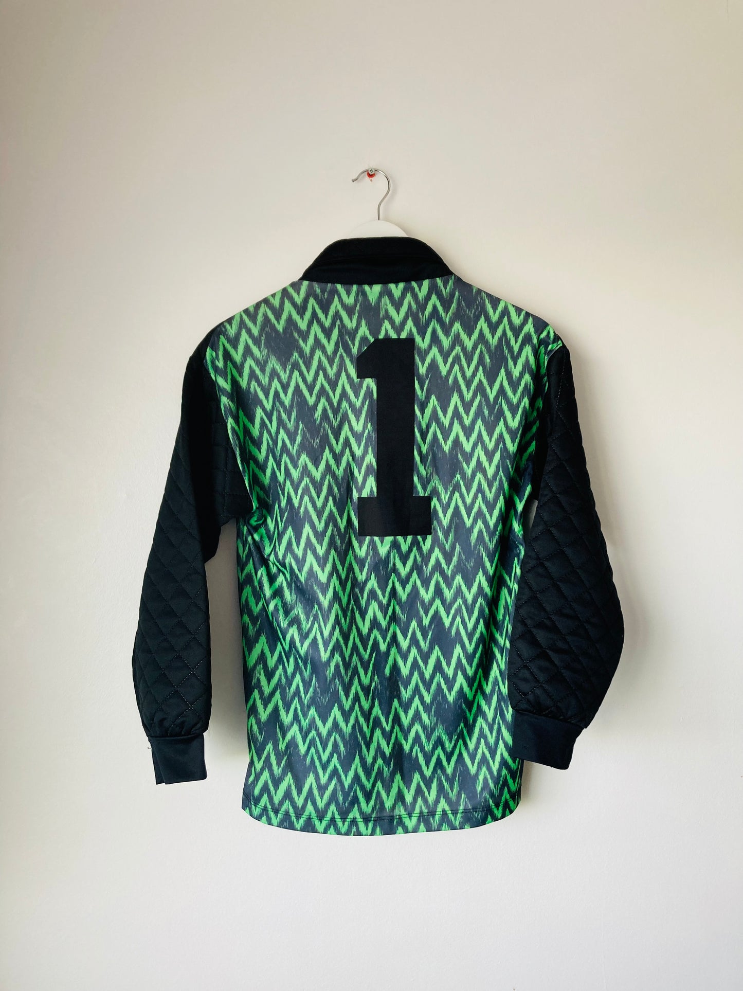 Real Betis goalkeeper football shirt 1990s Small