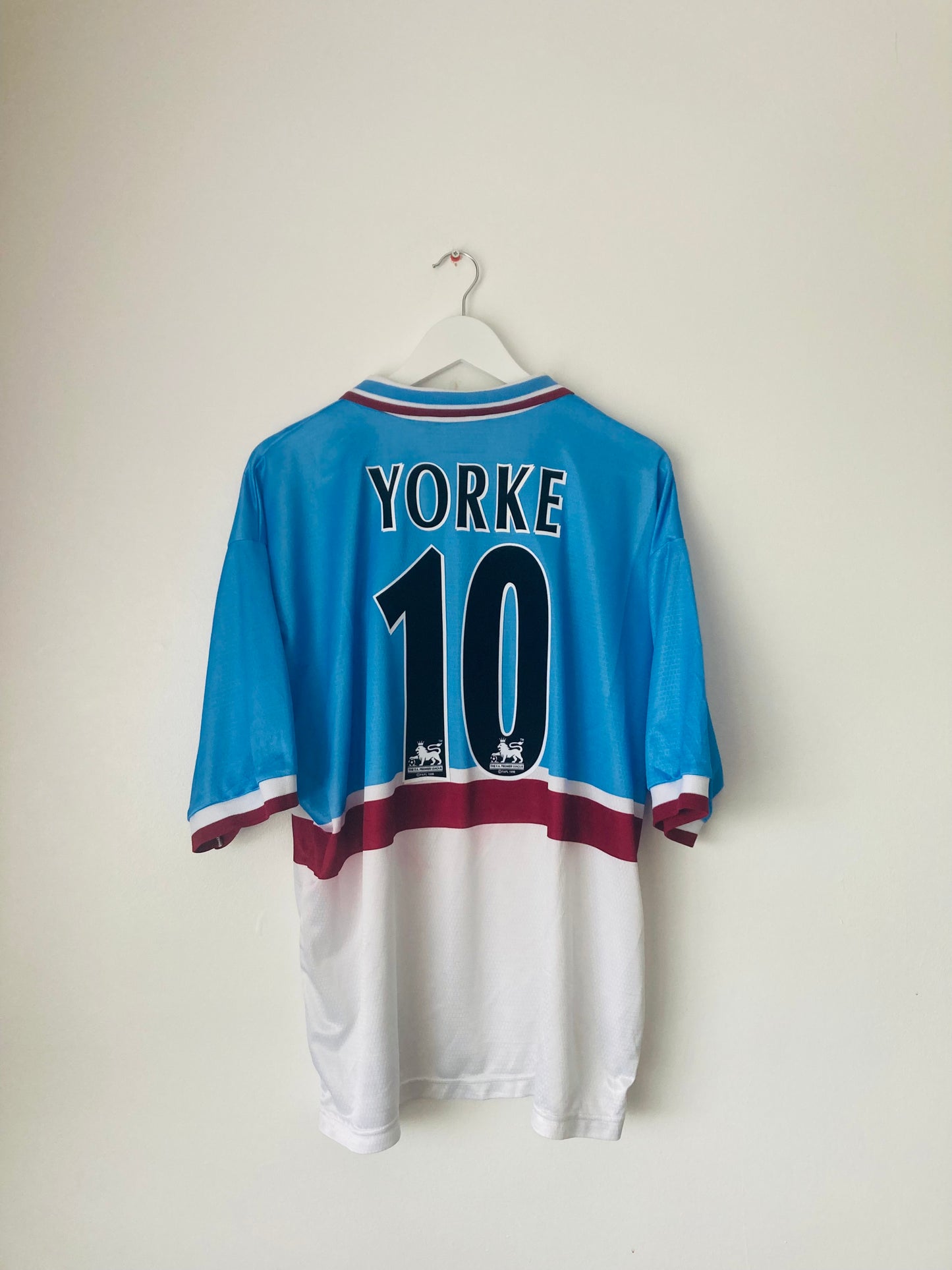 Aston Villa away football shirt 1997/98 Yorke XL