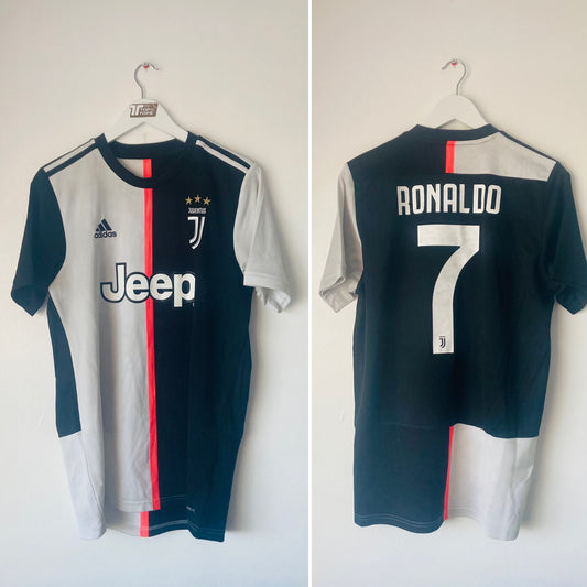 Juventus home football shirt 2019/20 CR7 Medium