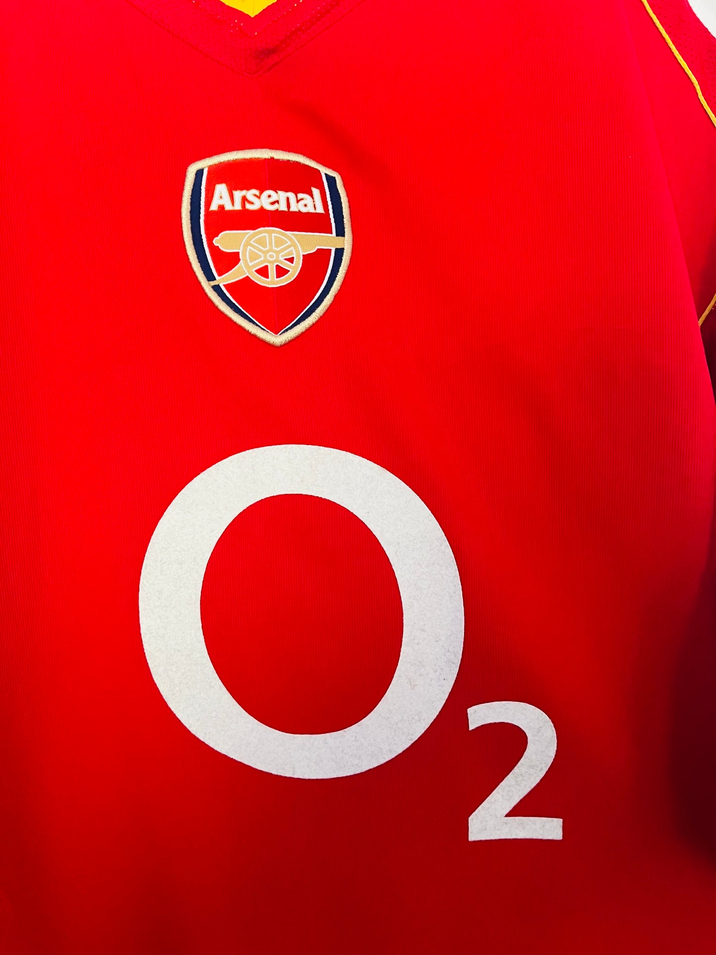 Arsenal home football shirt
2004/05 Vieira XXL