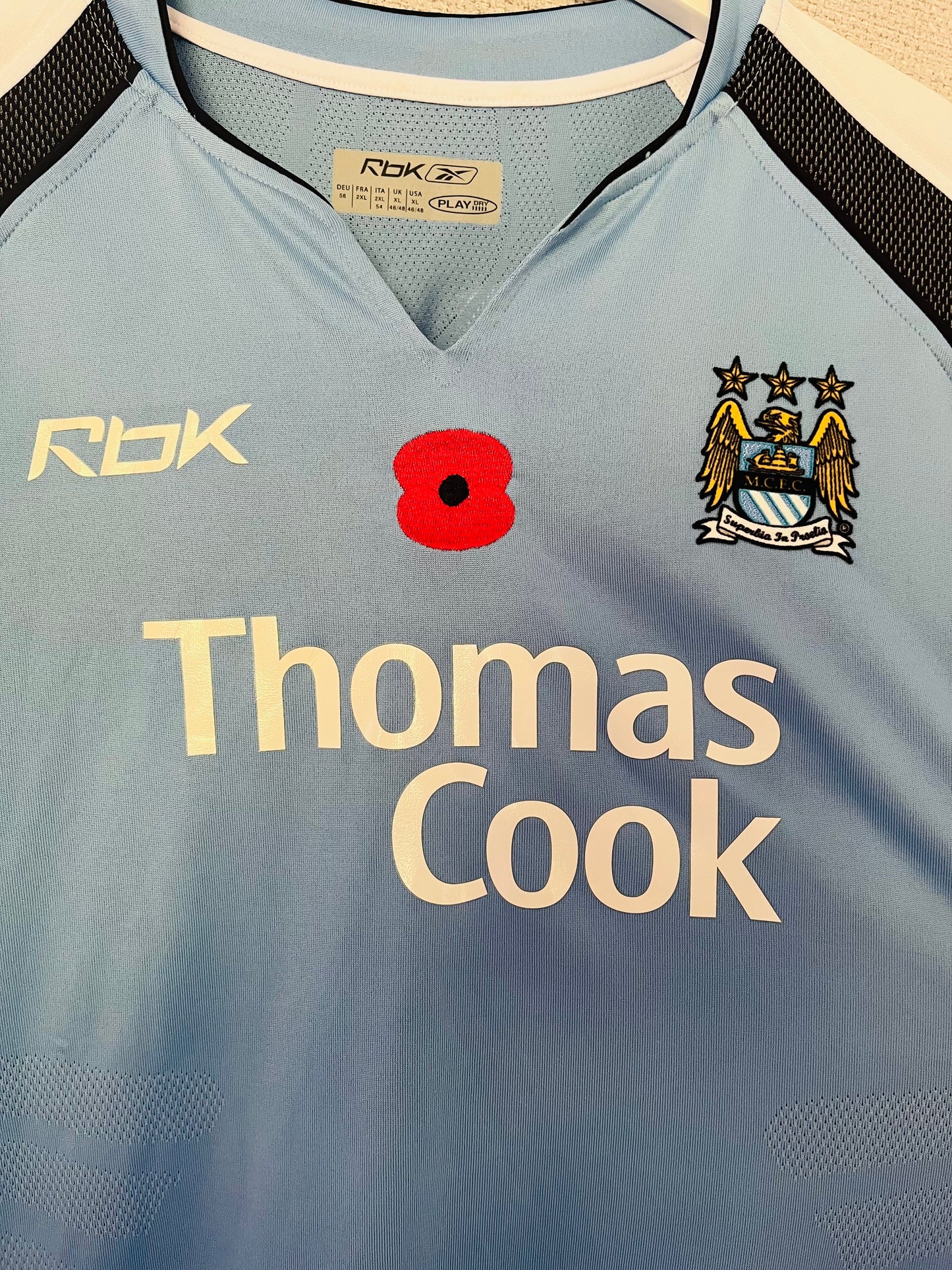 Manchester City home football shirt
2006/07 Dickov XL BNWTs