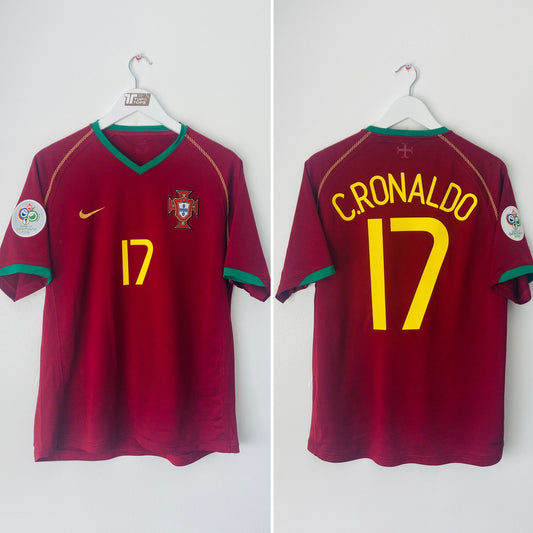 Portugal home football shirt      W/C 2006 Ronaldo 17 Medium