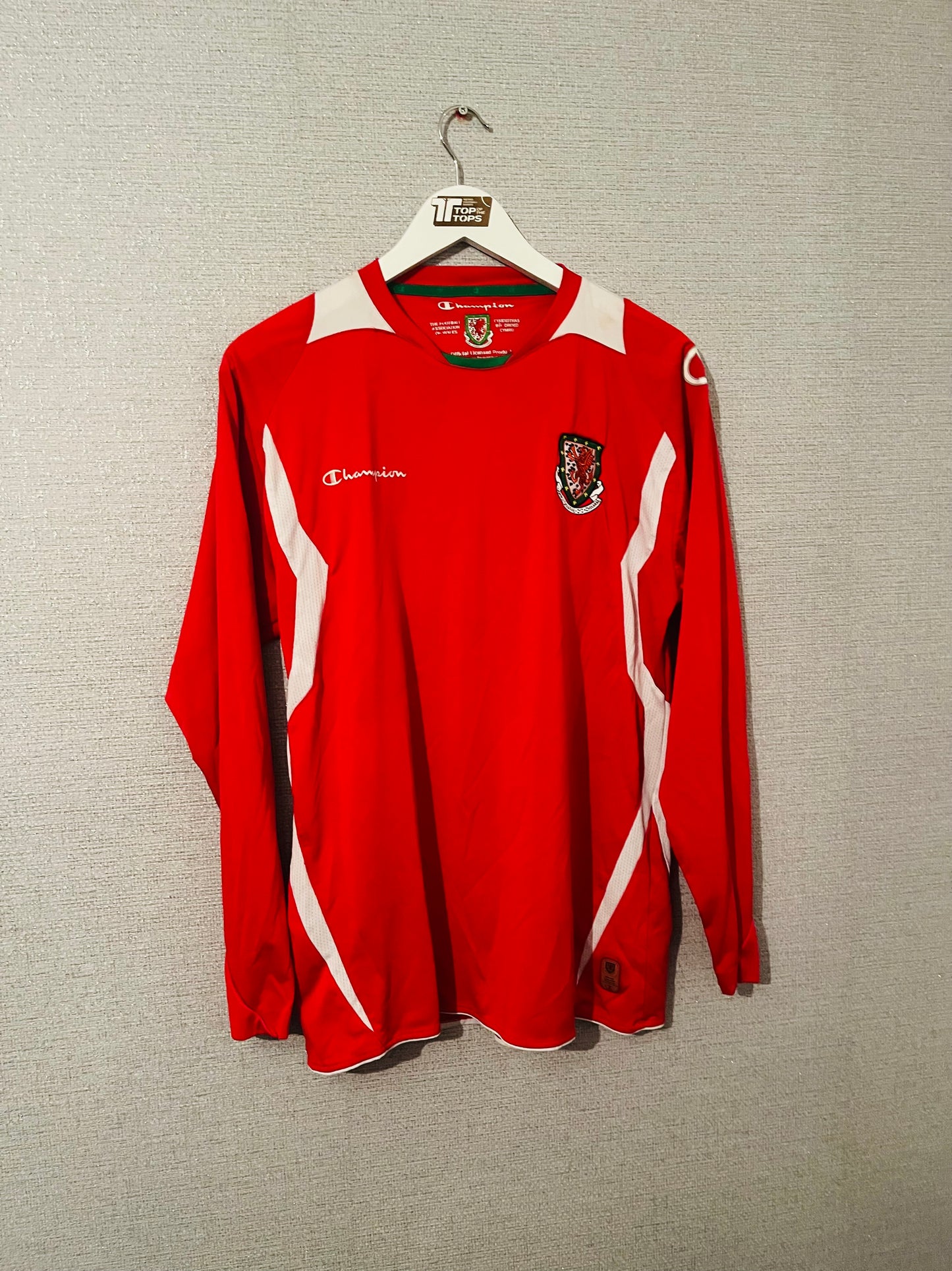 Wales home football shirt 2008/10 Medium