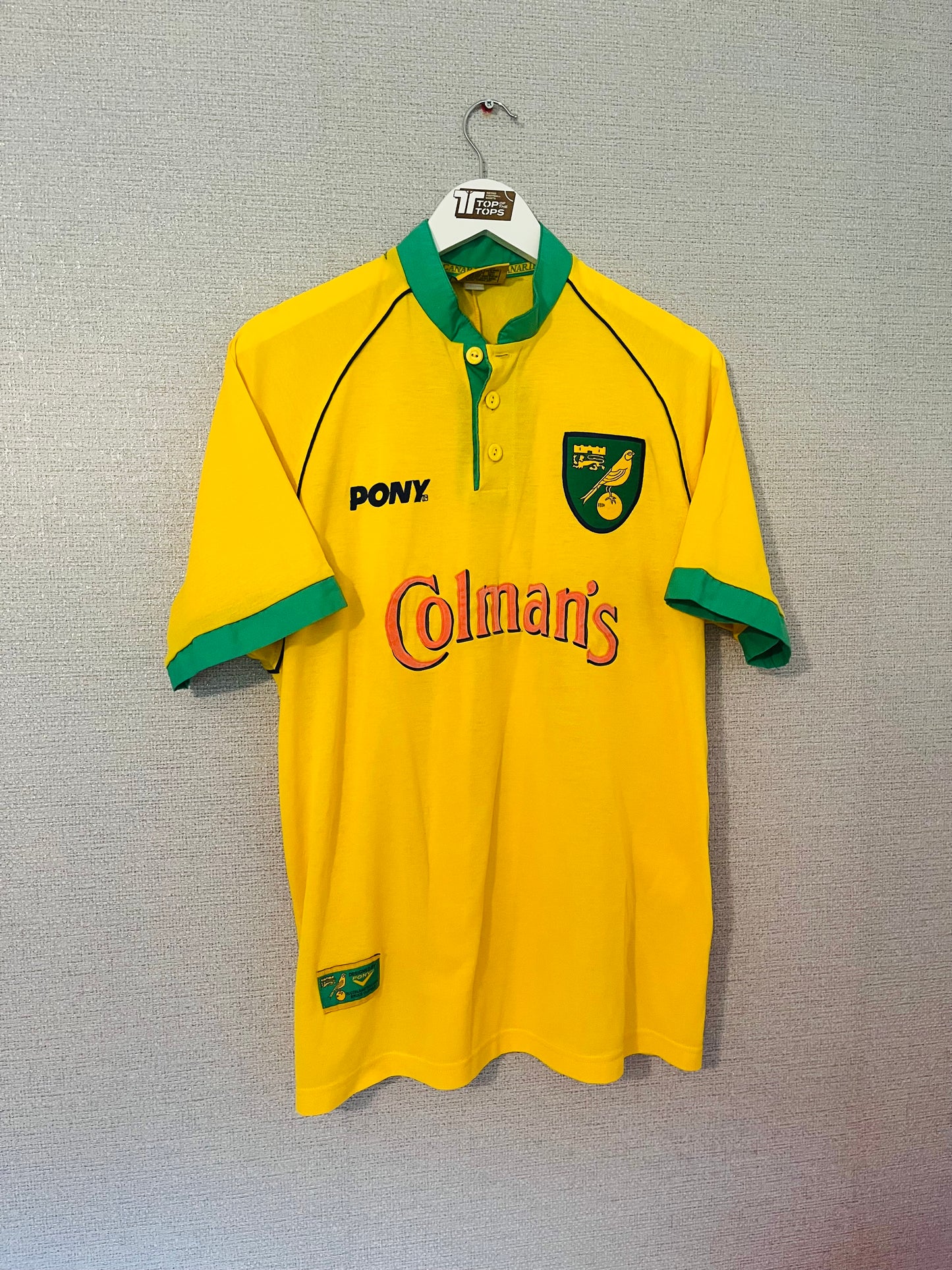 Norwich City home football shirt
1997/99 Large