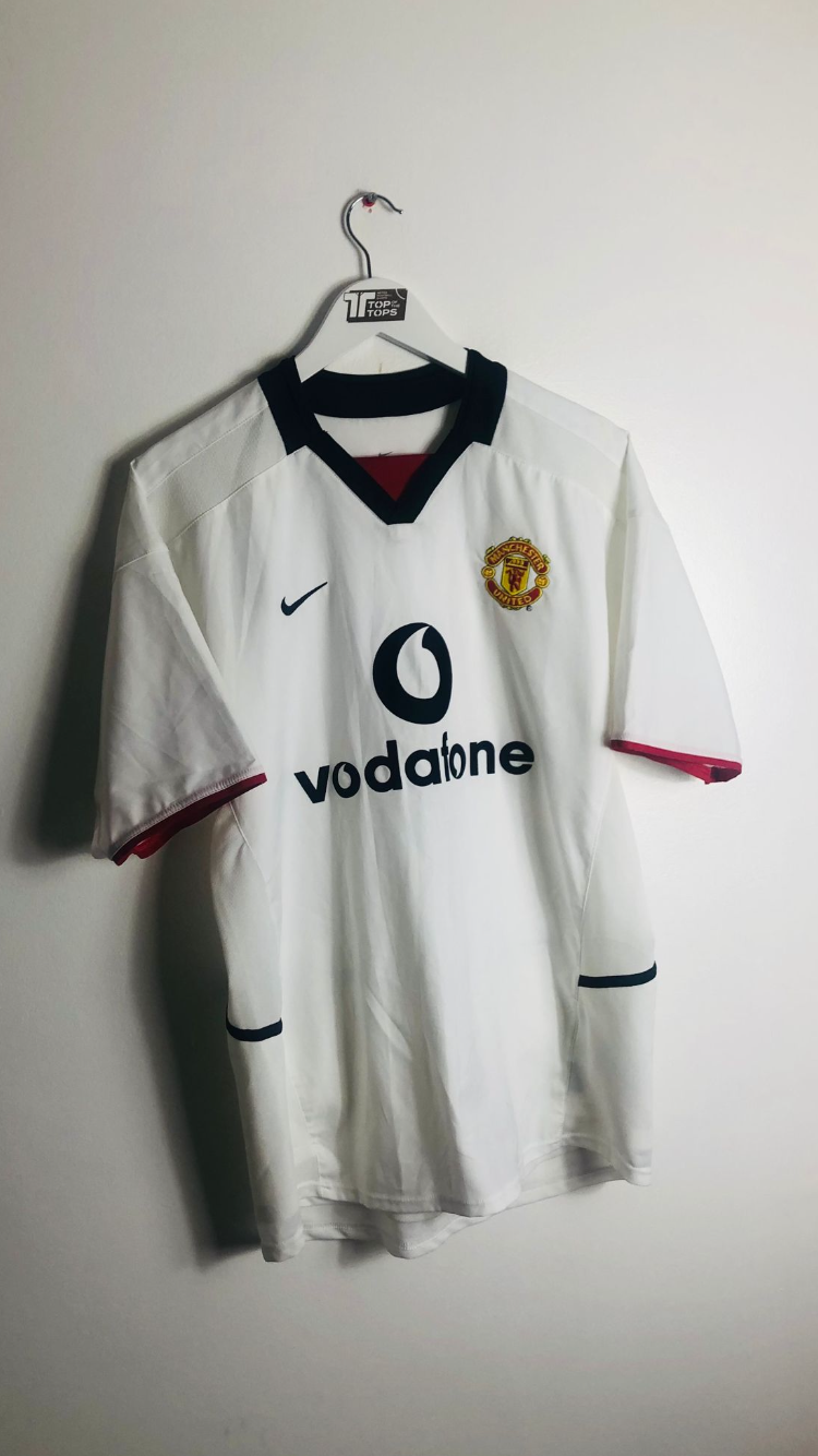Manchester United away football shirt 2002/03 Beckham