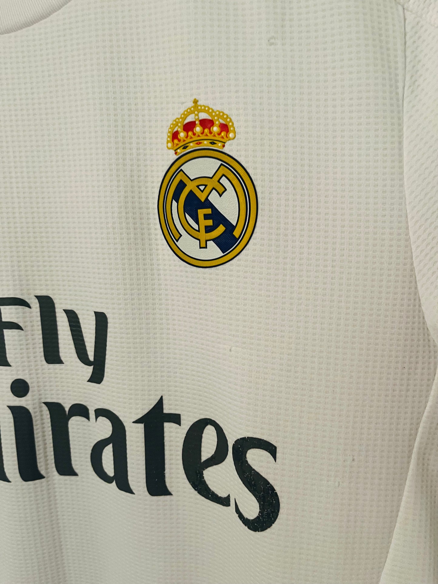 Real Madrid home football shirt
2015/16 CR7 Medium