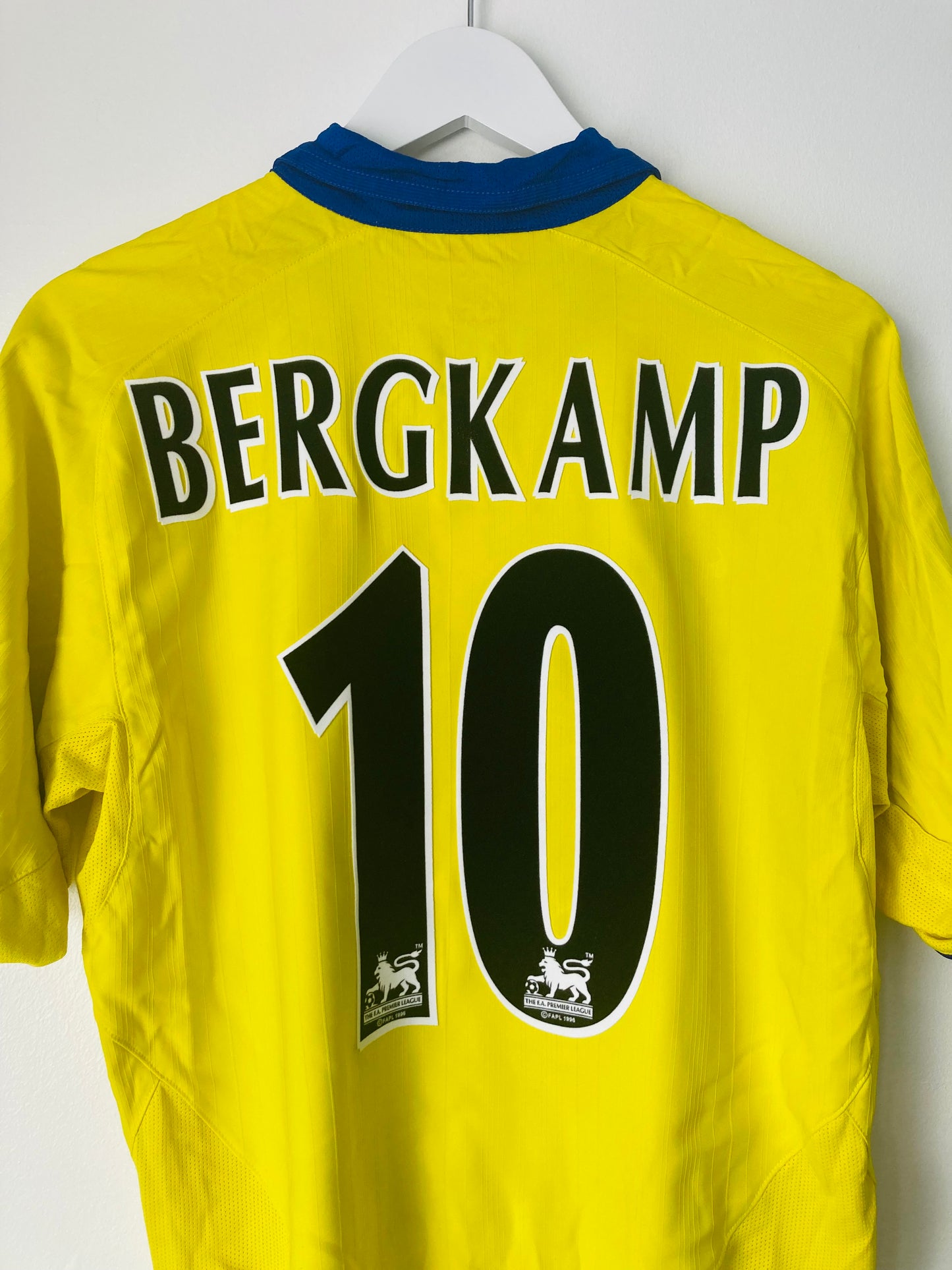 Arsenal away football shirt 2003/04 Bergkamp Medium