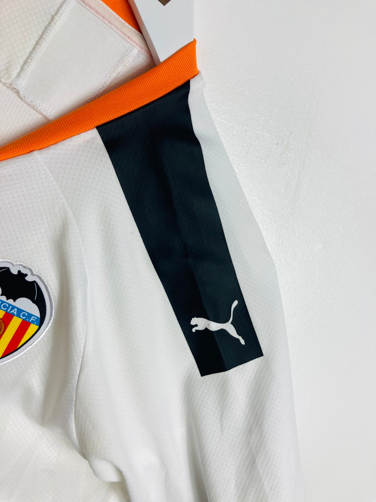 Valencia home football shirt 2019/20 medium