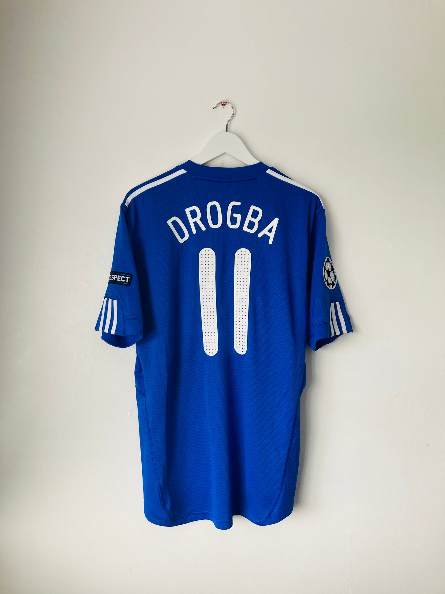 Chelsea home football shirt 2009/10 Drogba Large