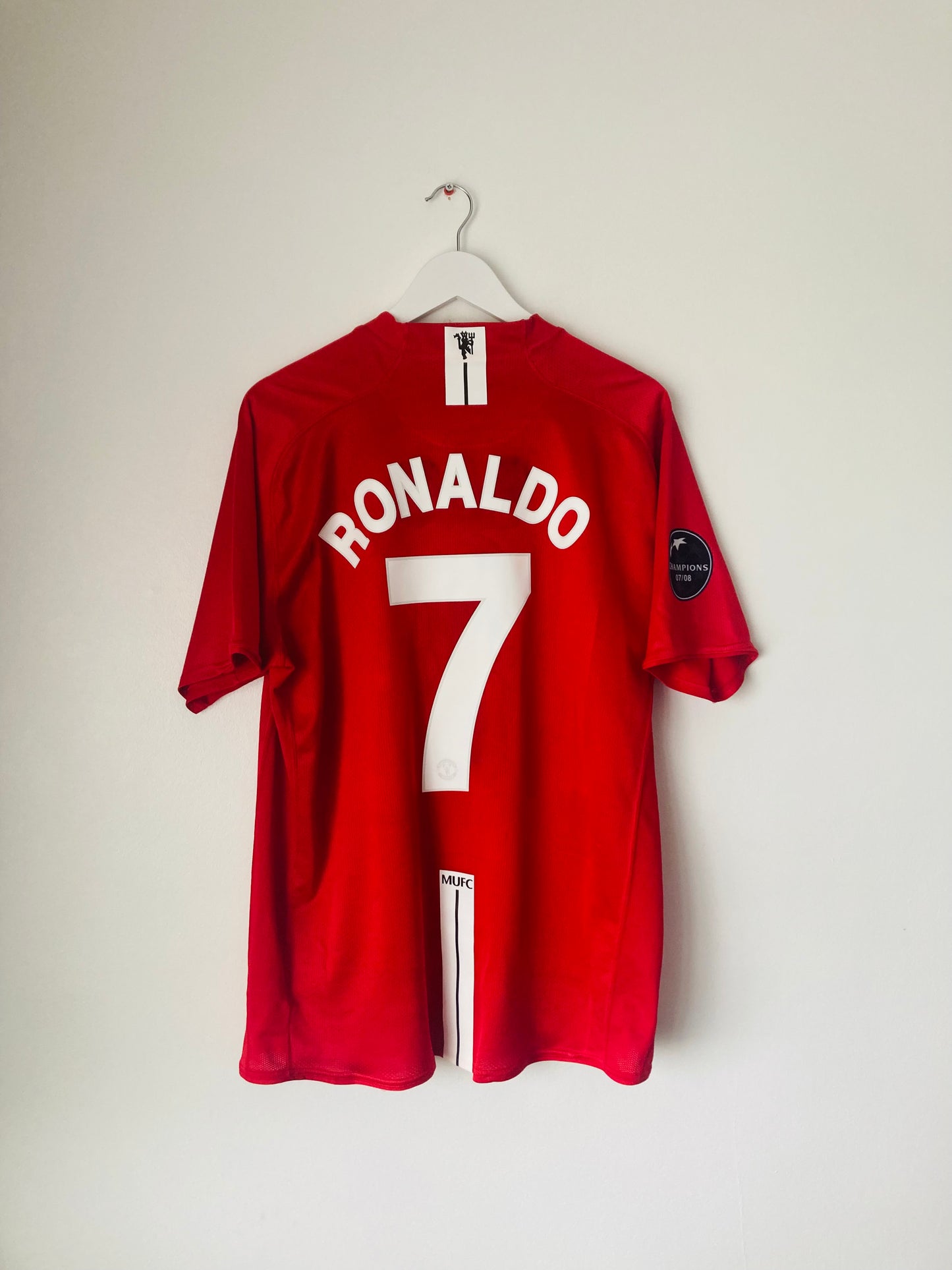 Manchester United home football shirt
2008/09 CR7 XL