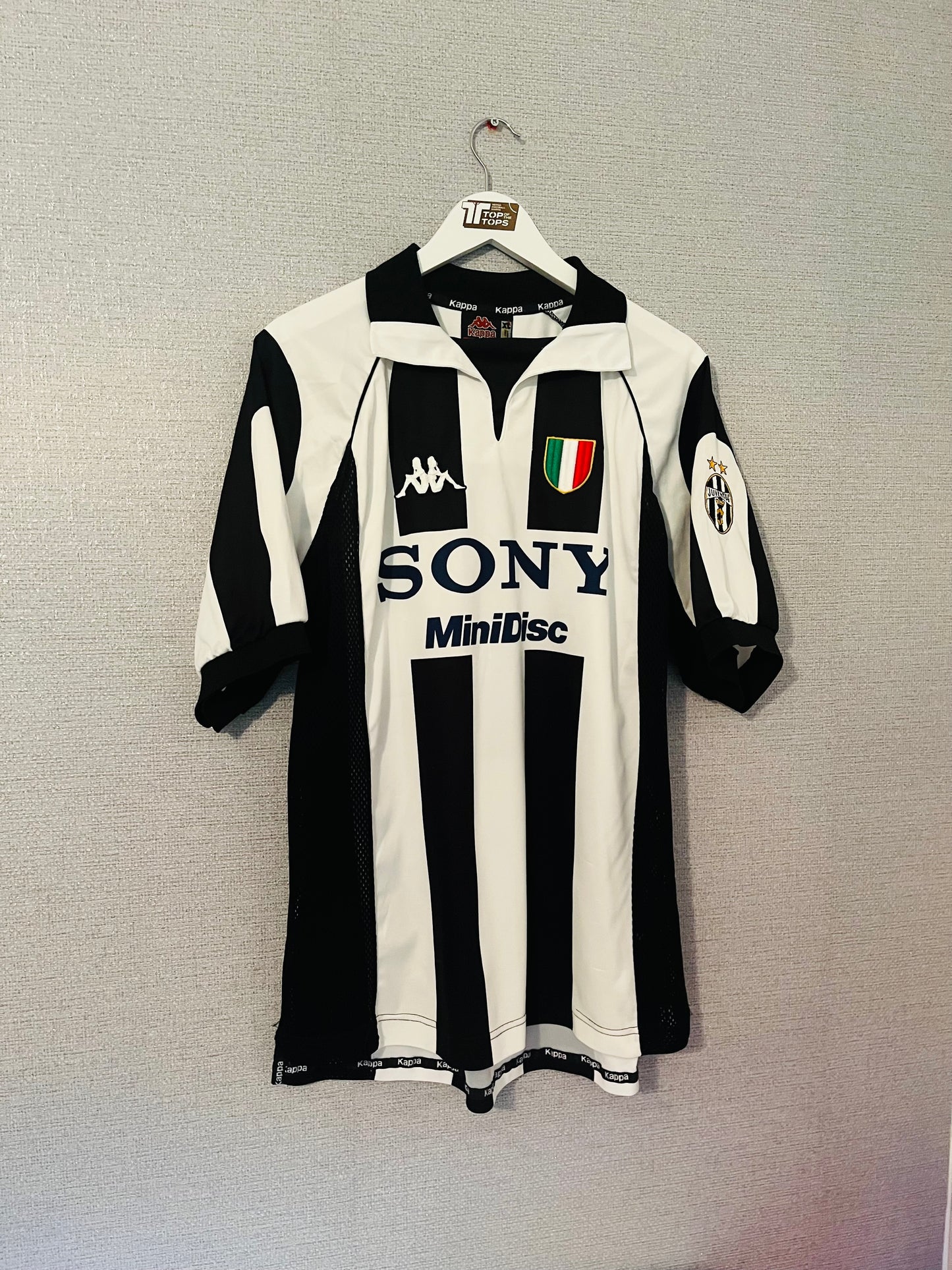Juventus home football shirt
1997/98 Zidane XL