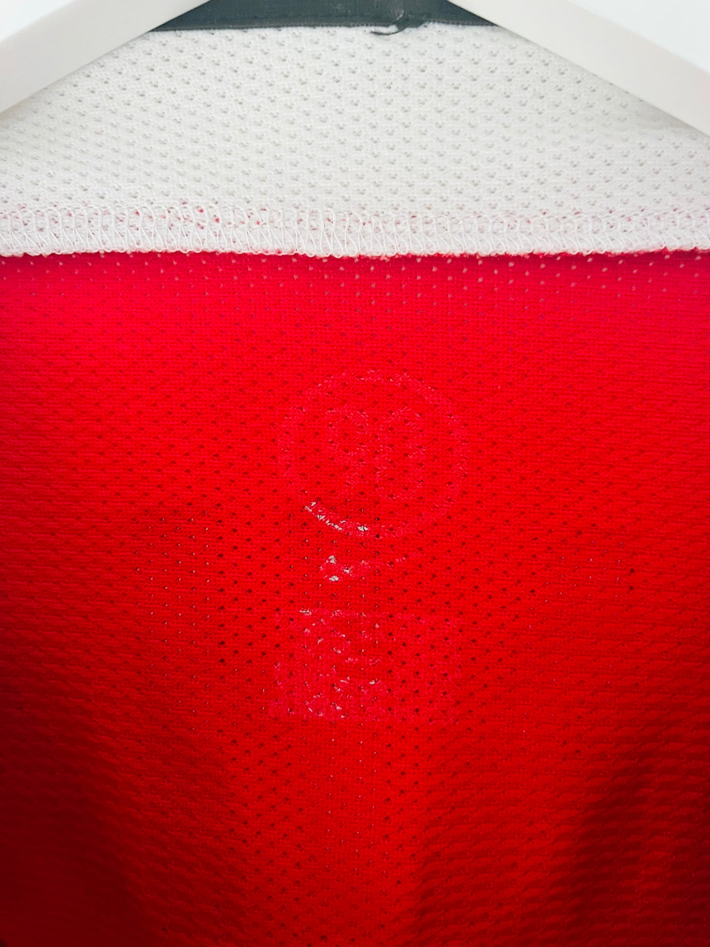 Manchester United home football shirt
2004/06 Saha Medium