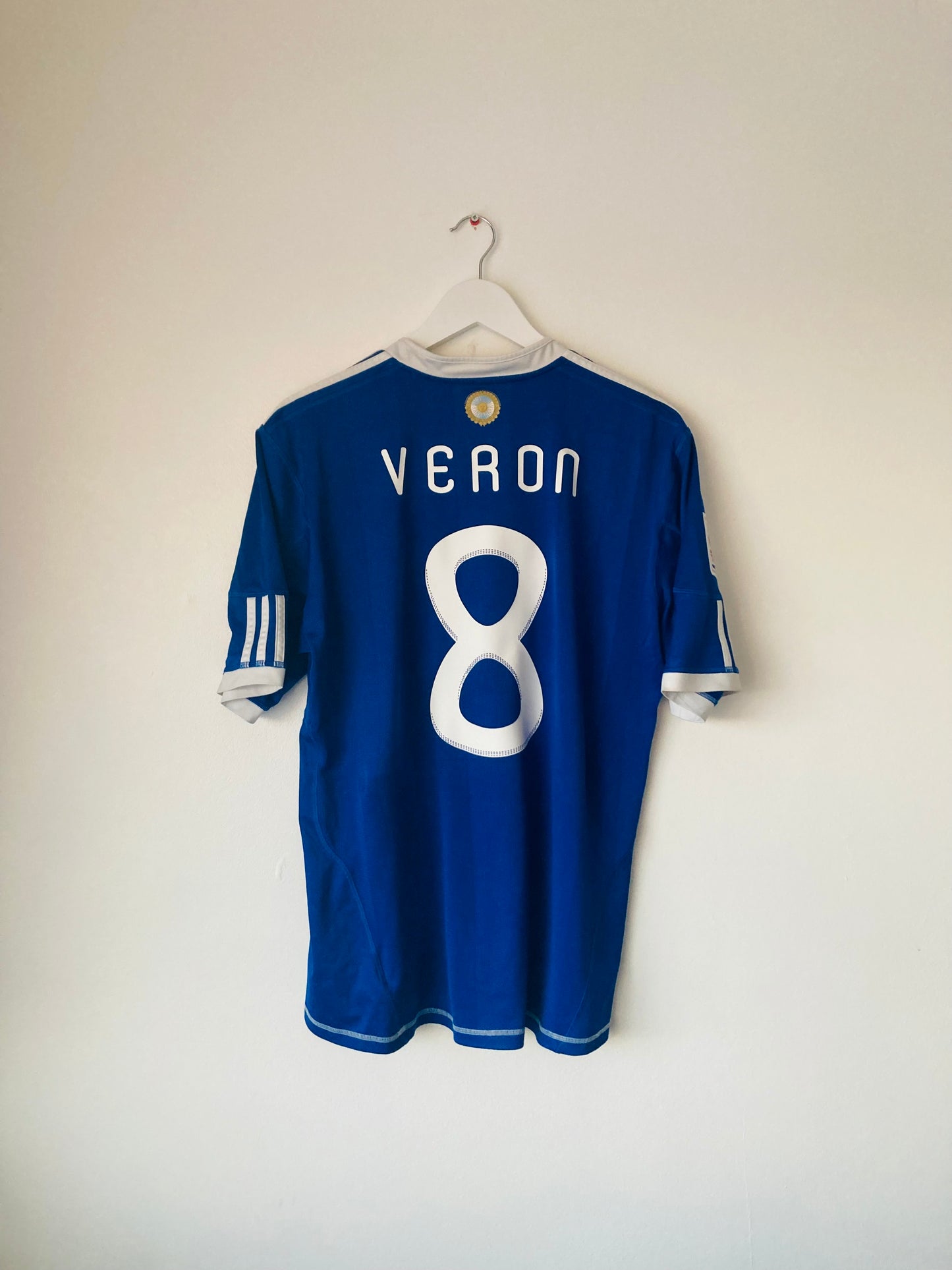 Argentina away football shirt W/C2010 Veron Large