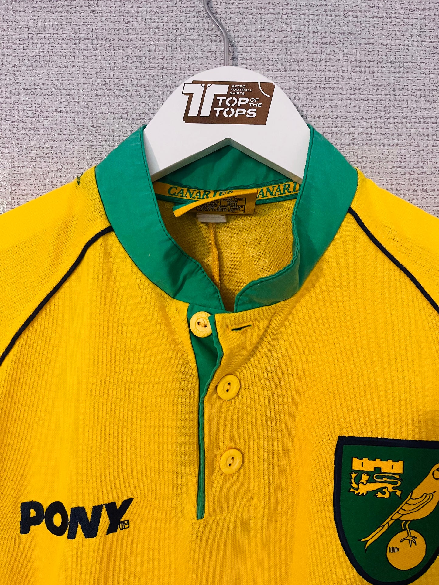 Norwich City home football shirt
1997/99 Large