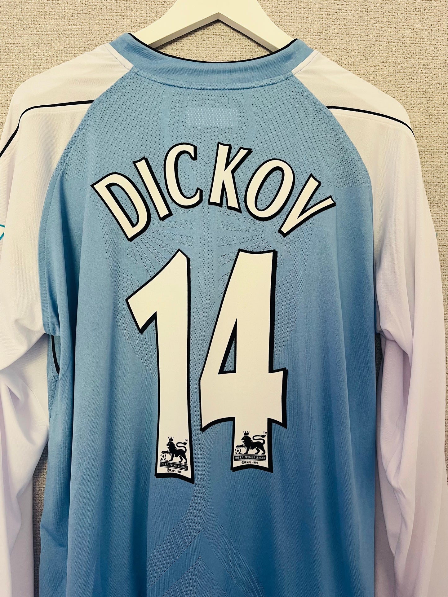 Manchester City home football shirt
2006/07 Dickov XL BNWTs