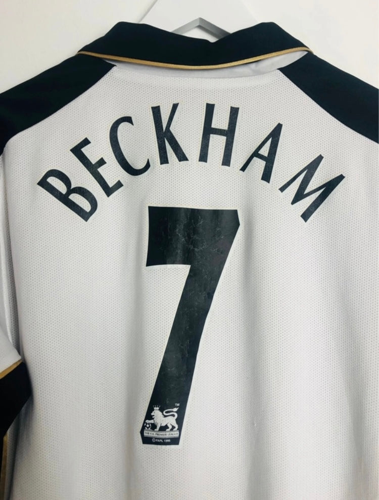 Manchester United away & third football shirt (reversible version)
Beckham XL 2001/02